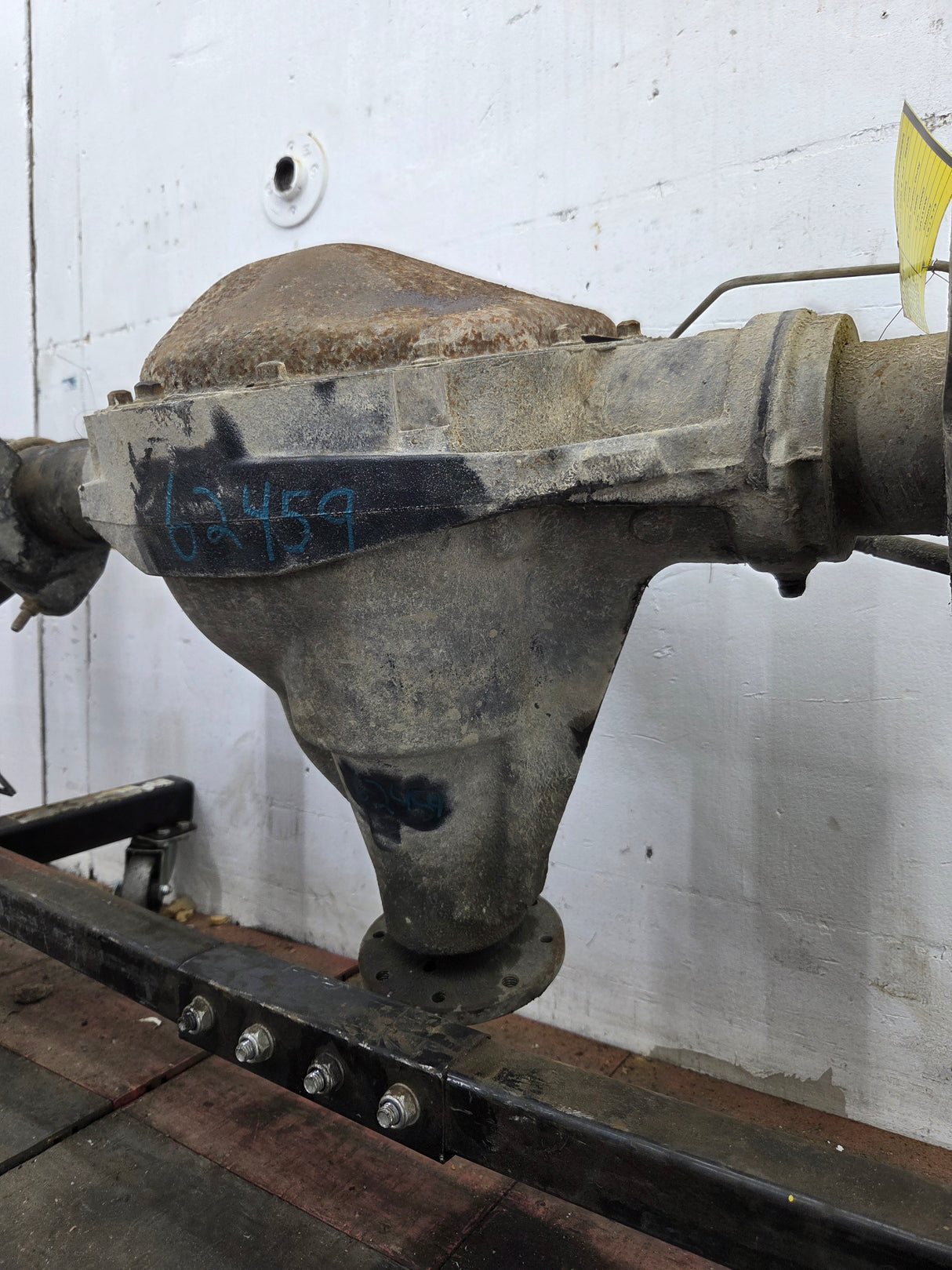 2002-2004 Ford Super Duty F250 F350 SRW Rear Axle 3.73 Gear Ratio 360k miles