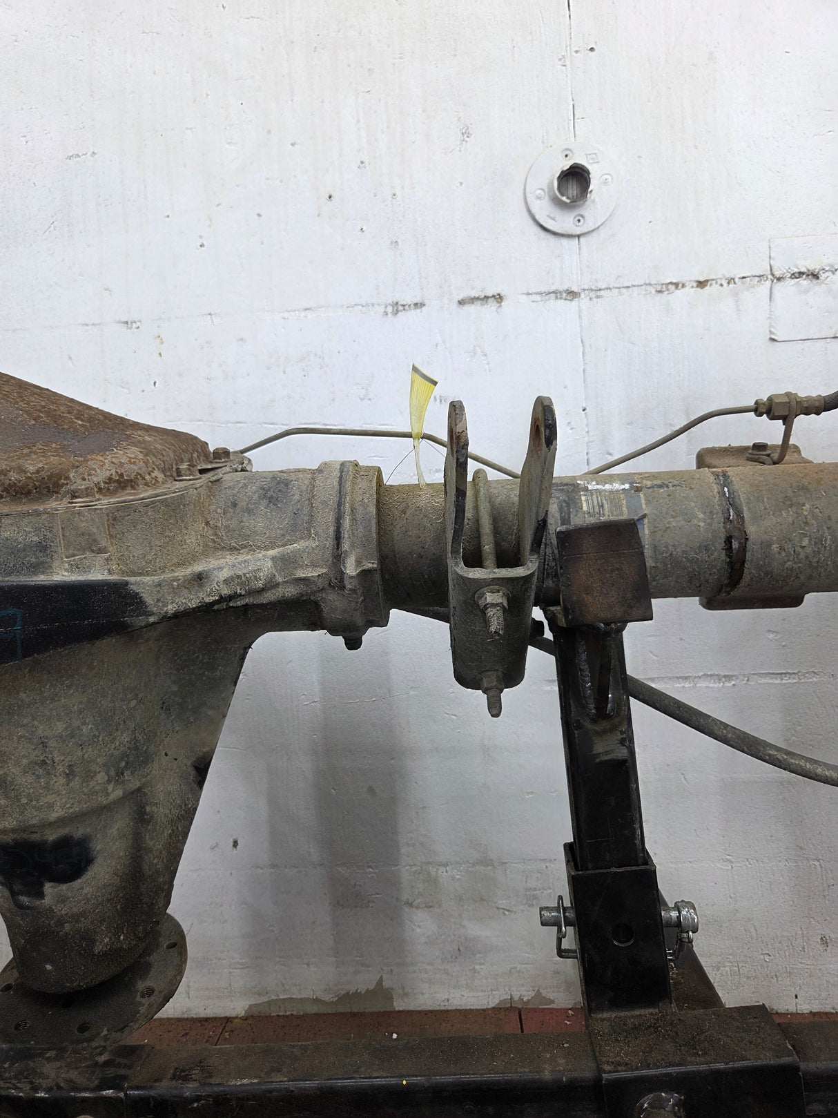 2002-2004 Ford Super Duty F250 F350 SRW Rear Axle 3.73 Gear Ratio 360k miles
