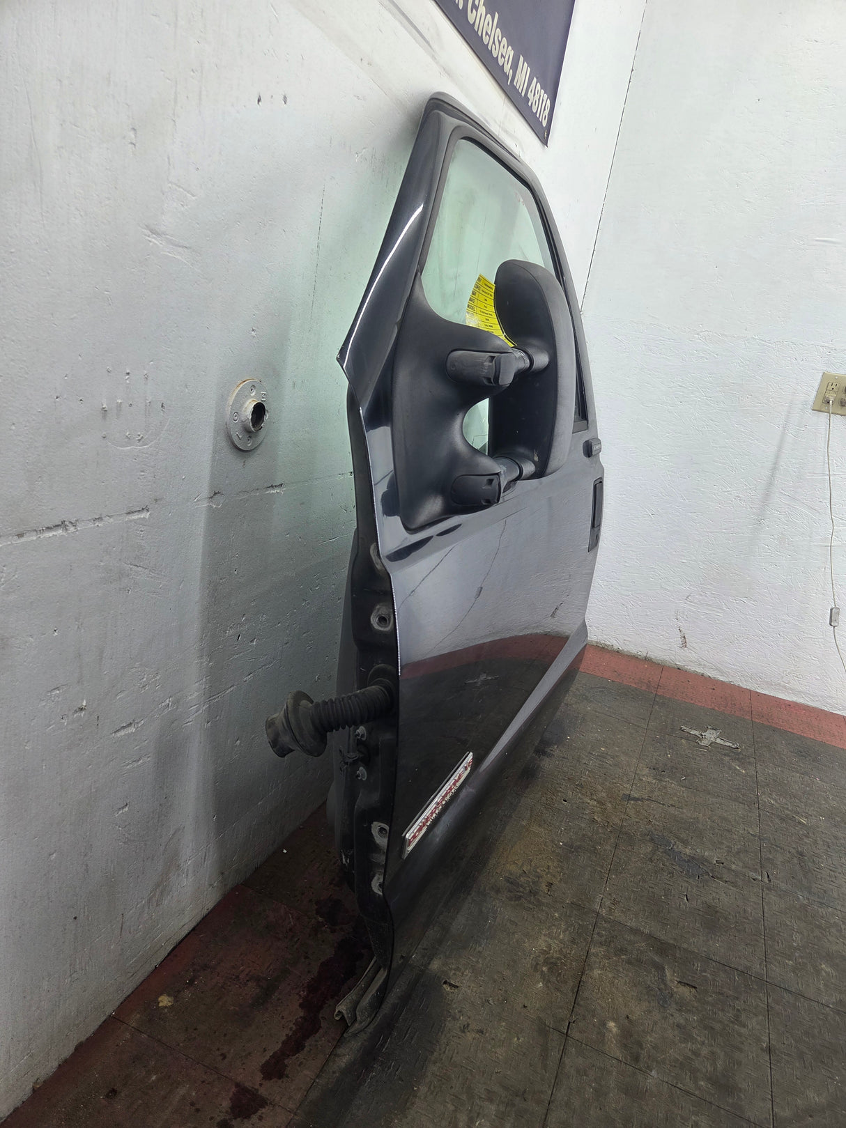 1999-2007 Ford Super Duty LH Driver Side Front Door F250 F350 F450 F550