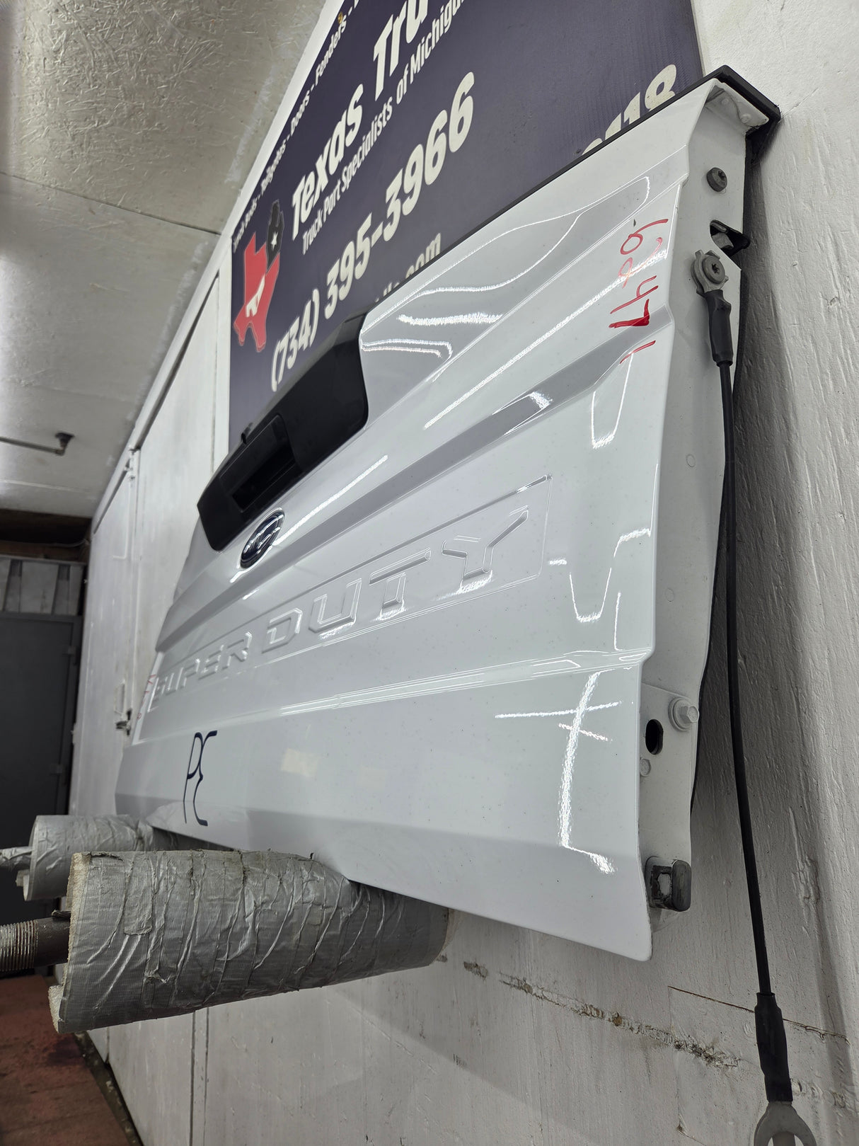 2017-2022 Ford F250 F350 F450 F550 Super Duty Tailgate - Oxford White