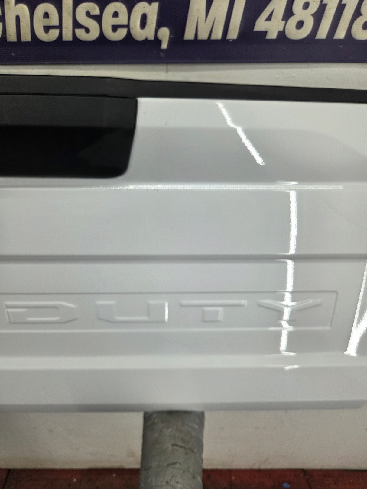 2017-2022 Ford F250 F350 F450 F550 Super Duty Tailgate - Oxford White