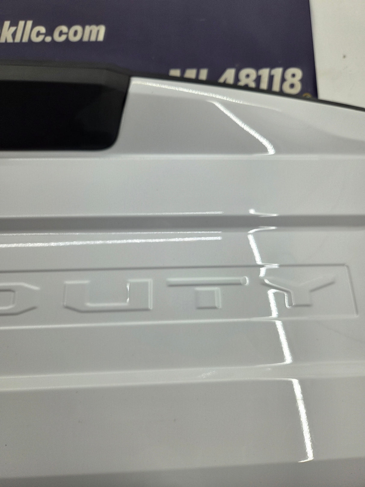 2017-2022 Ford F250 F350 F450 F550 Super Duty Tailgate - Oxford White