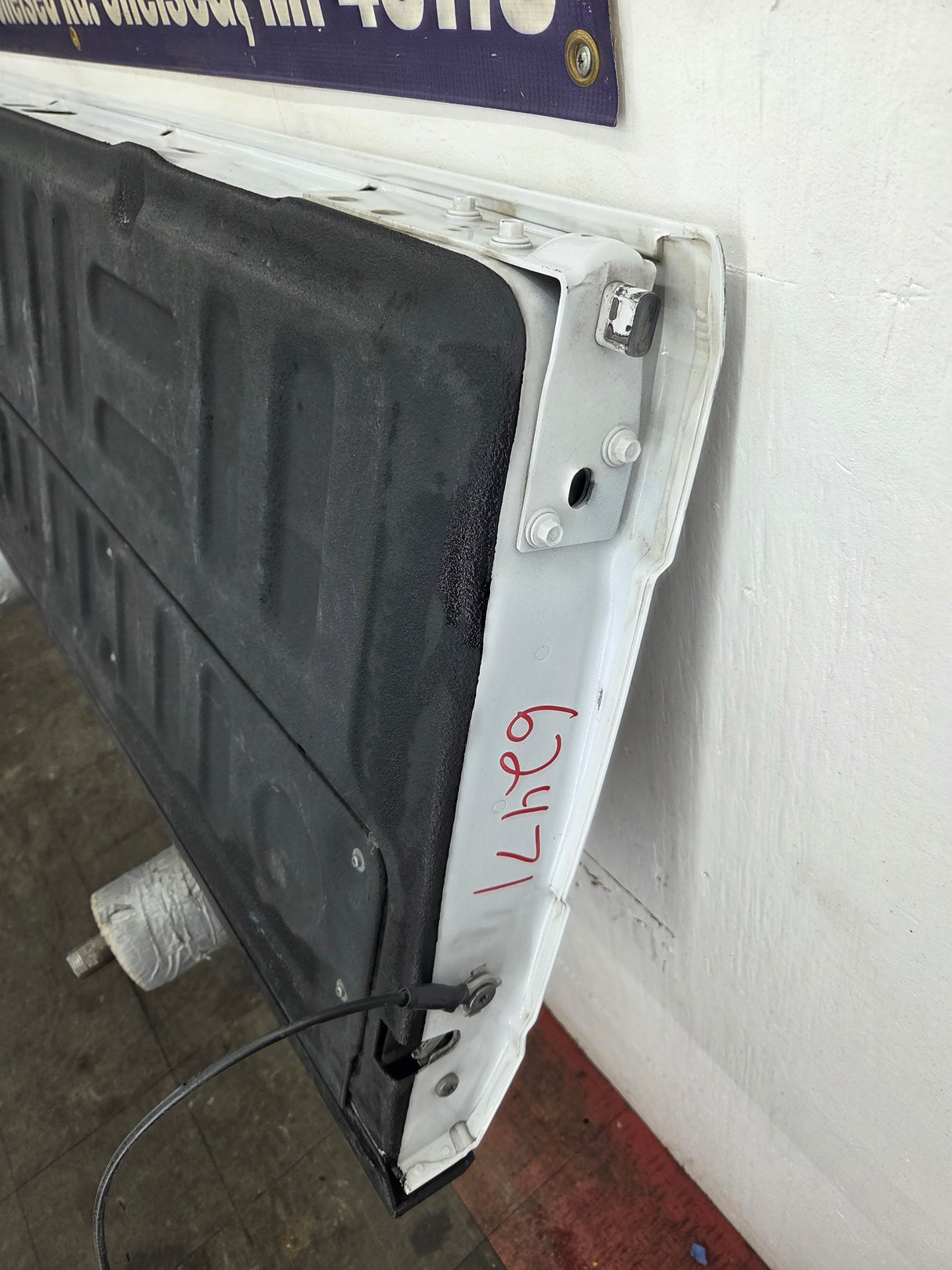 2017-2022 Ford F250 F350 F450 F550 Super Duty Tailgate - Oxford White