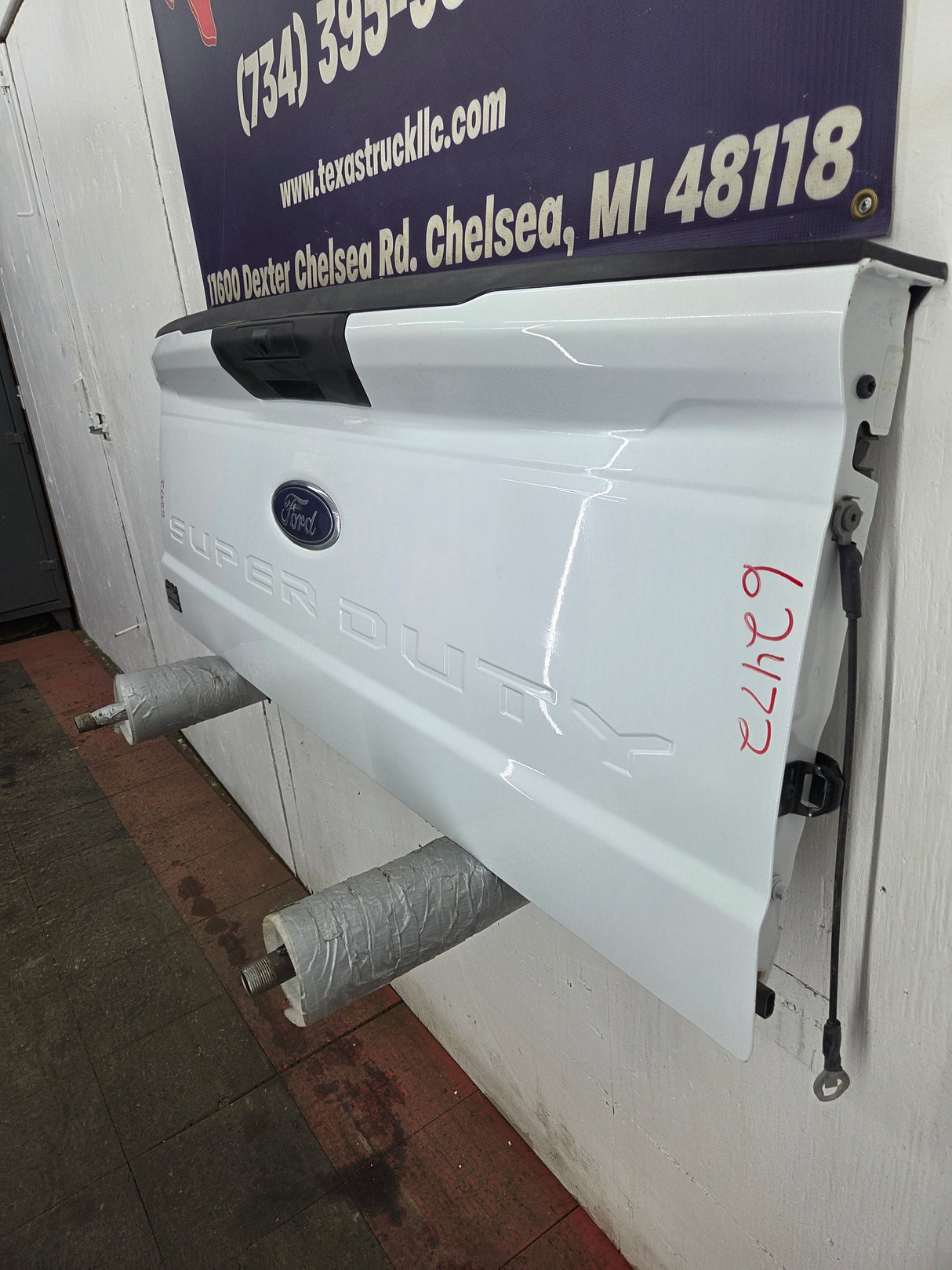 2023-2026 Ford Super Duty F250 F350 F450 F550 Step Tailgate - Oxford White