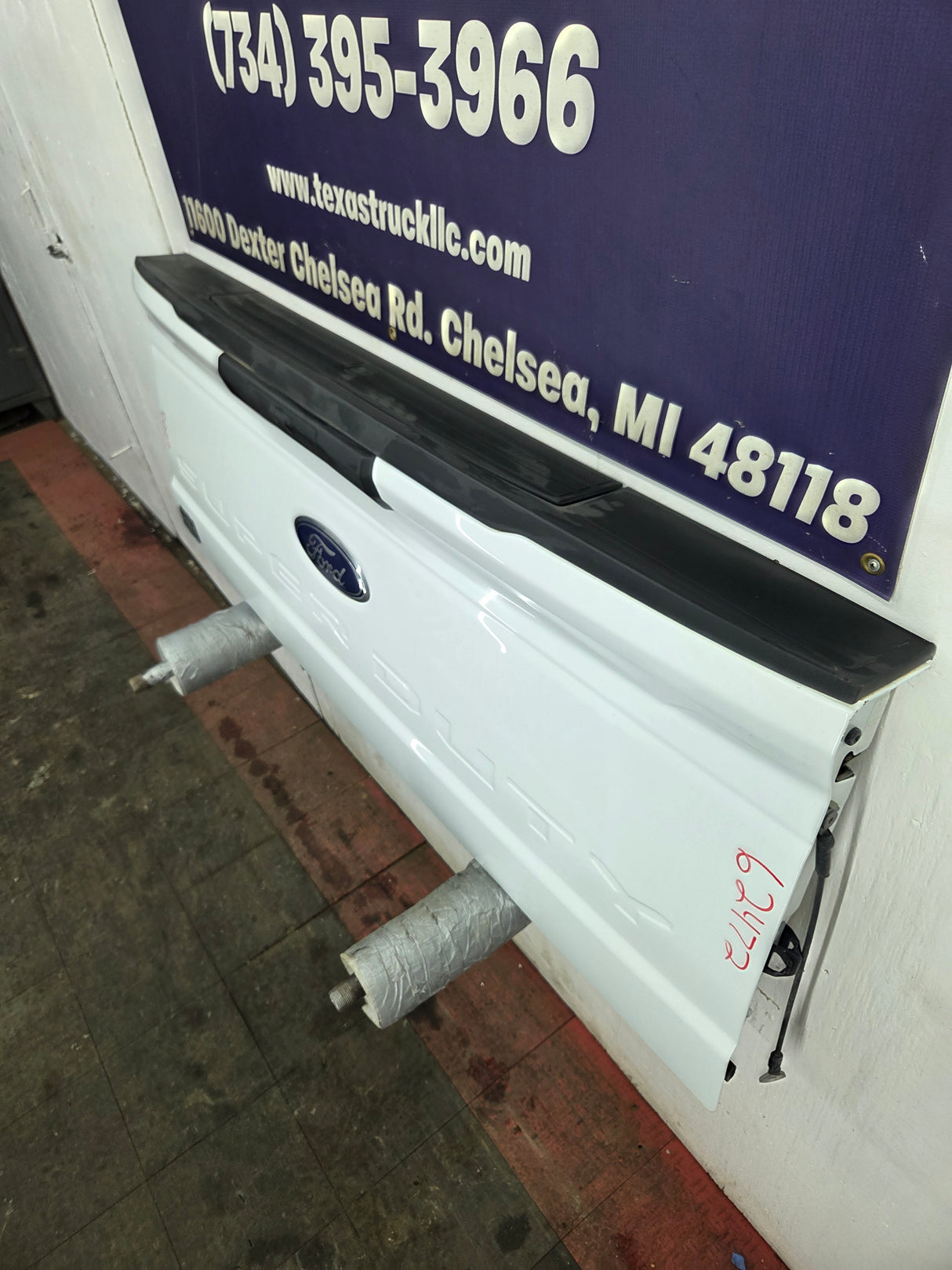 2023-2026 Ford Super Duty F250 F350 F450 F550 Step Tailgate - Oxford White
