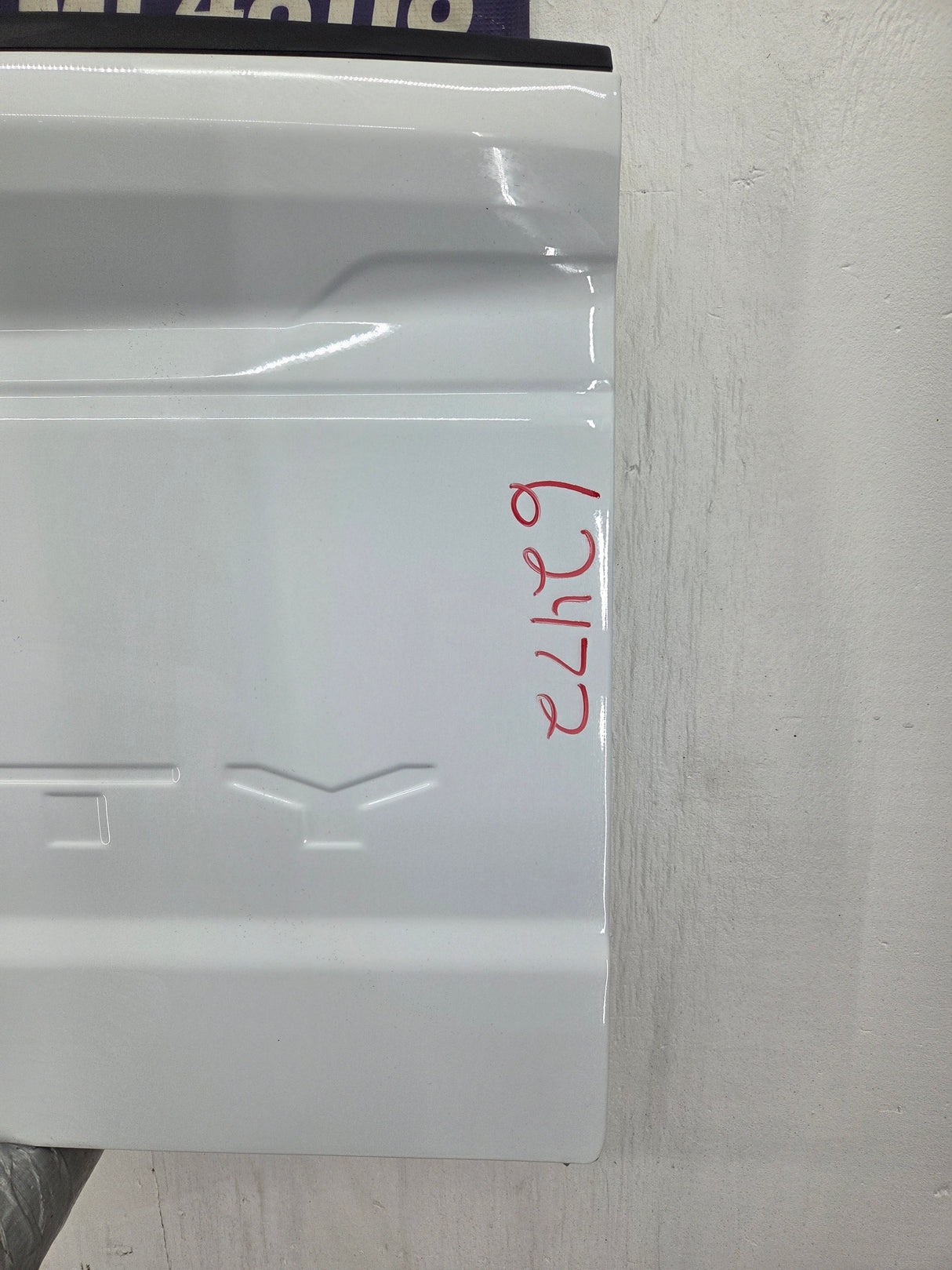 2023-2026 Ford Super Duty F250 F350 F450 F550 Step Tailgate - Oxford White