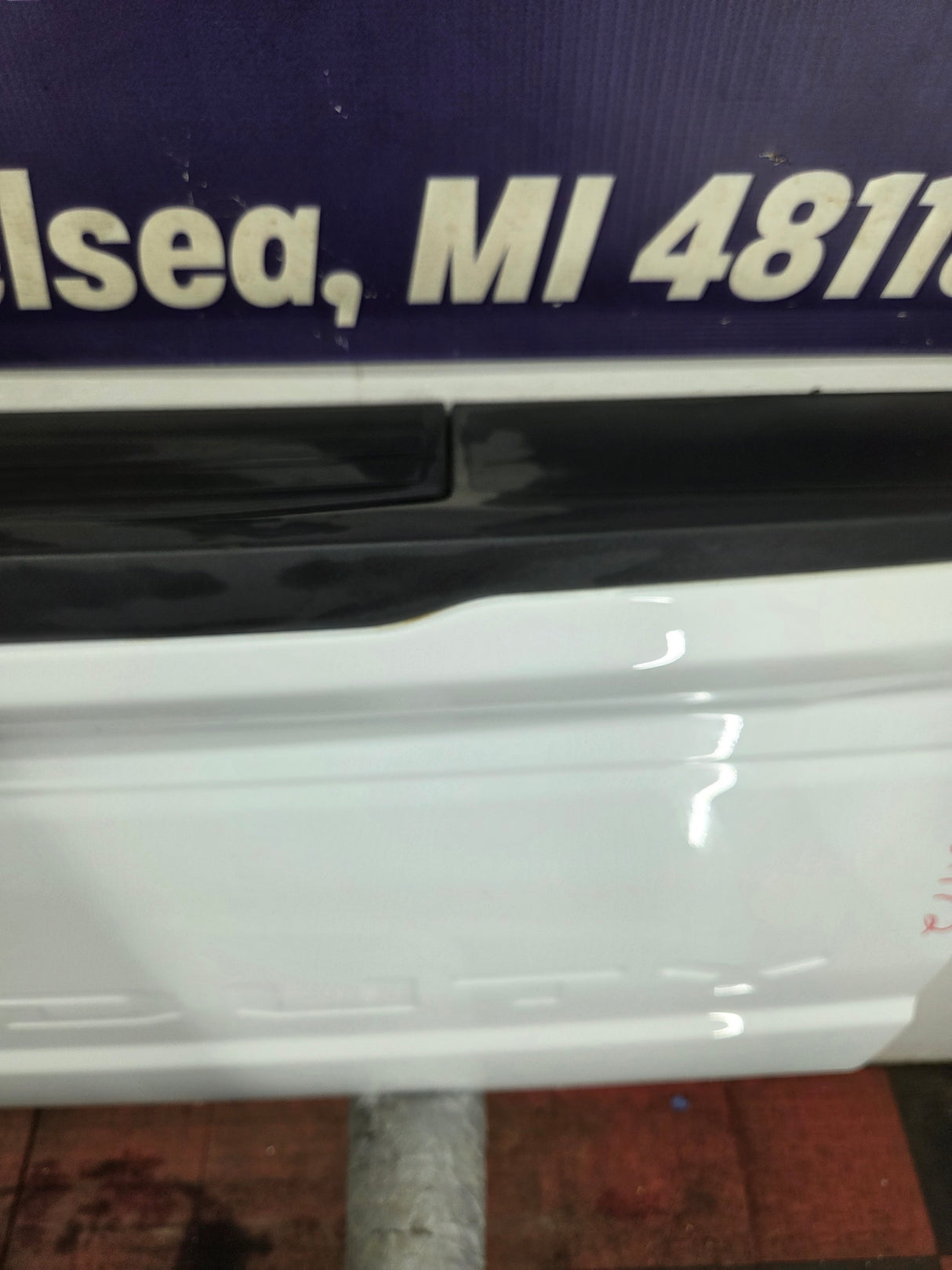 2023-2026 Ford Super Duty F250 F350 F450 F550 Step Tailgate - Oxford White