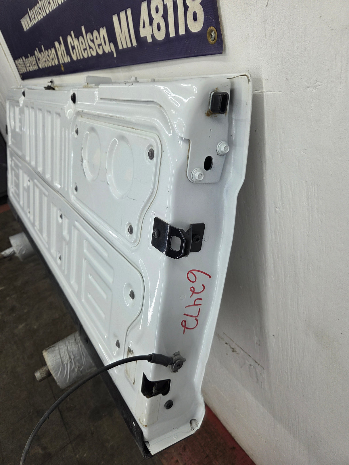 2023-2026 Ford Super Duty F250 F350 F450 F550 Step Tailgate - Oxford White
