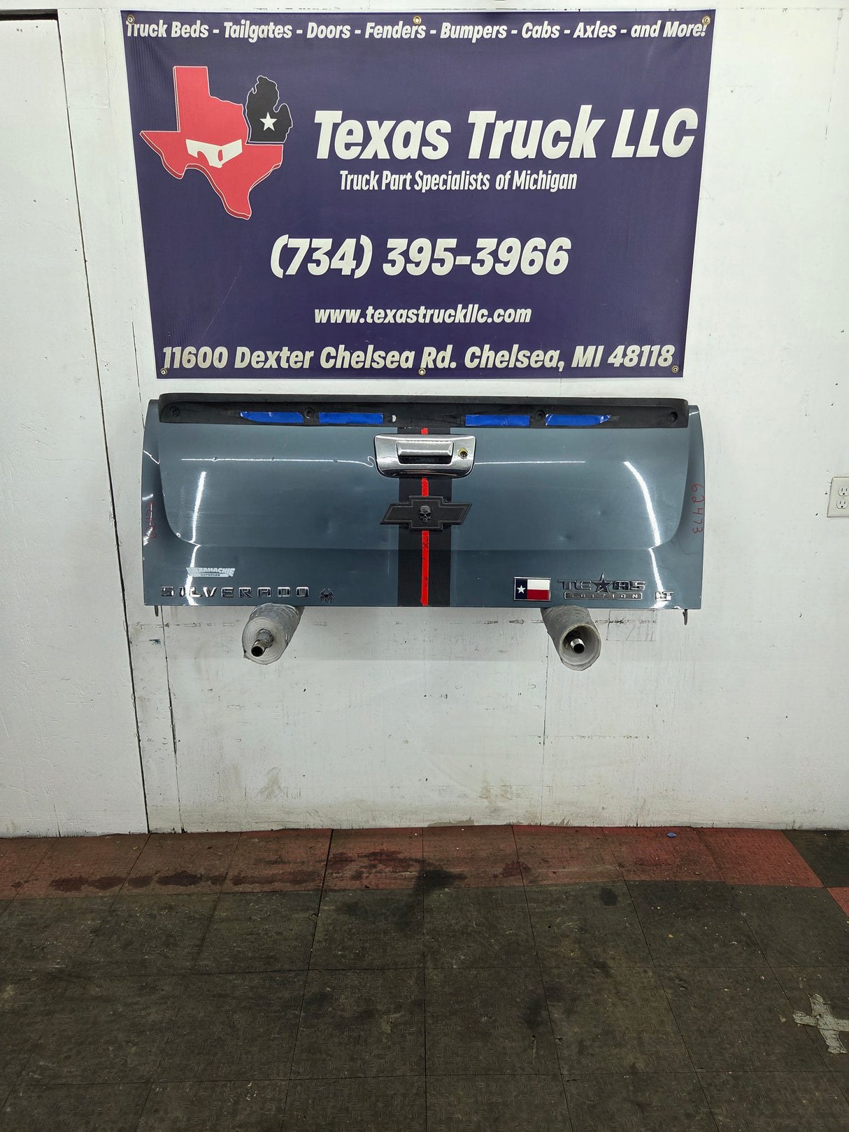 2007-2013 Chevrolet Silverado / GMC Sierra 1500 2500 3500 HD Tailgate