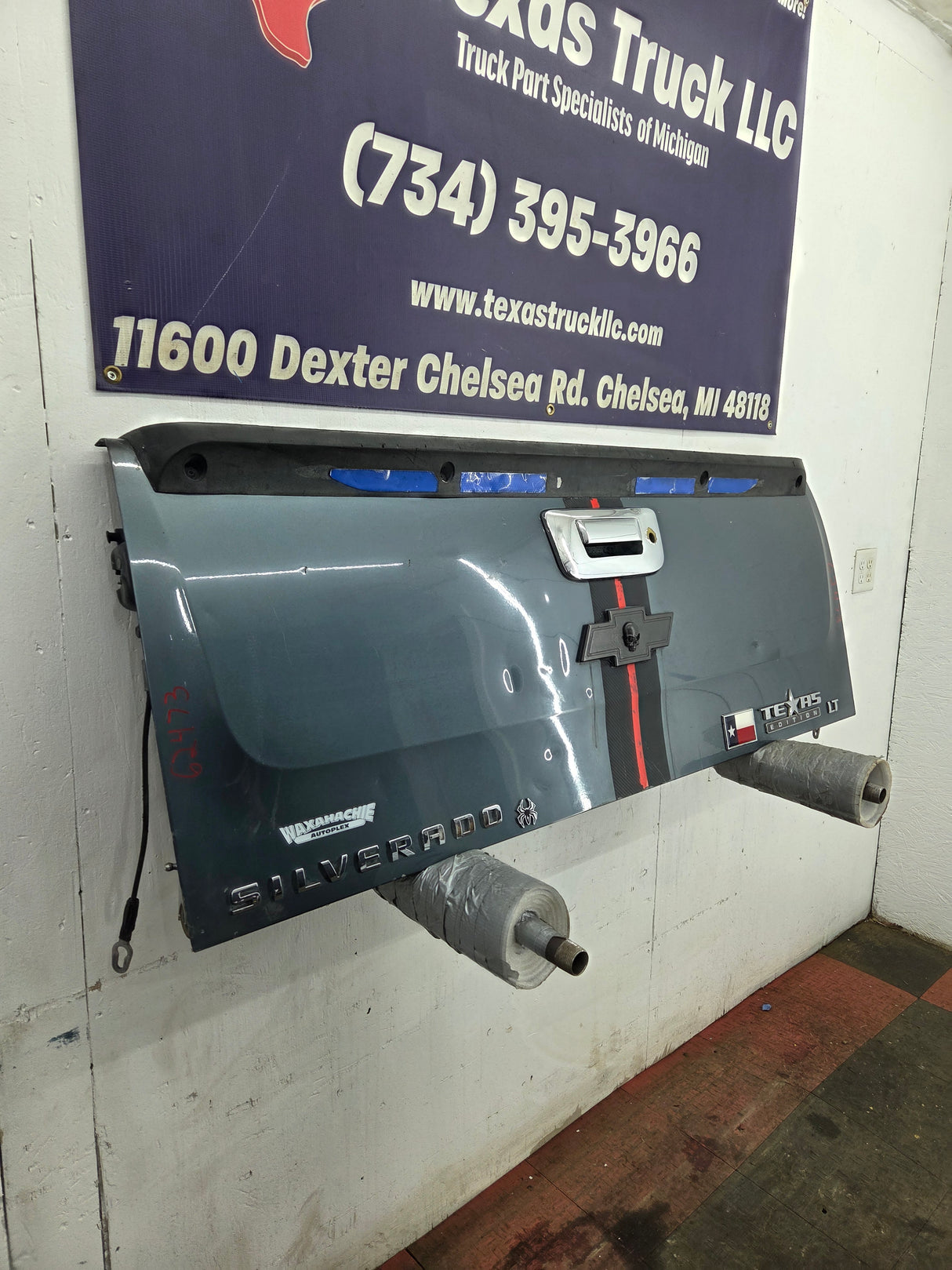 2007-2013 Chevrolet Silverado / GMC Sierra 1500 2500 3500 HD Tailgate