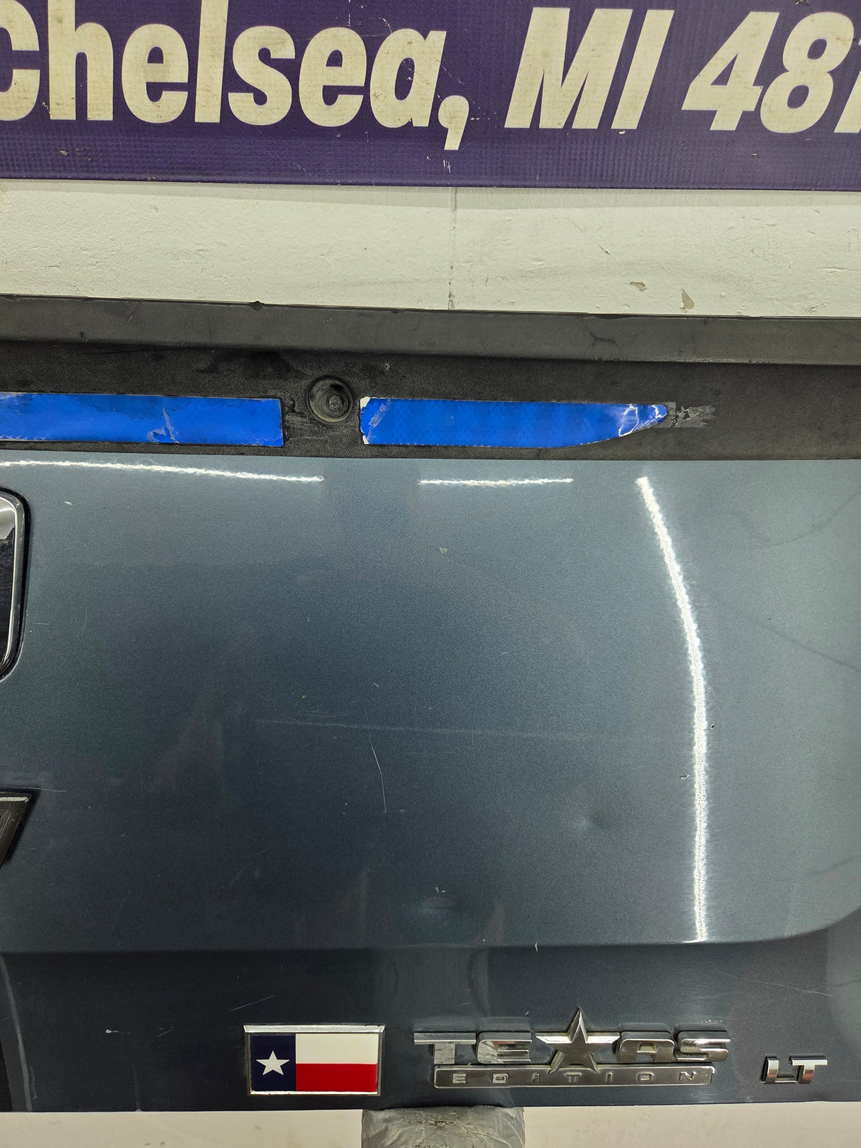 2007-2013 Chevrolet Silverado / GMC Sierra 1500 2500 3500 HD Tailgate