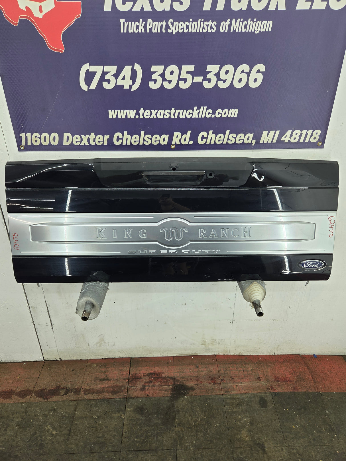 2017-2022 Ford Super Duty King Ranch Tailgate With Step & Camera F250 F350 F450 F550 *Scratches Ding