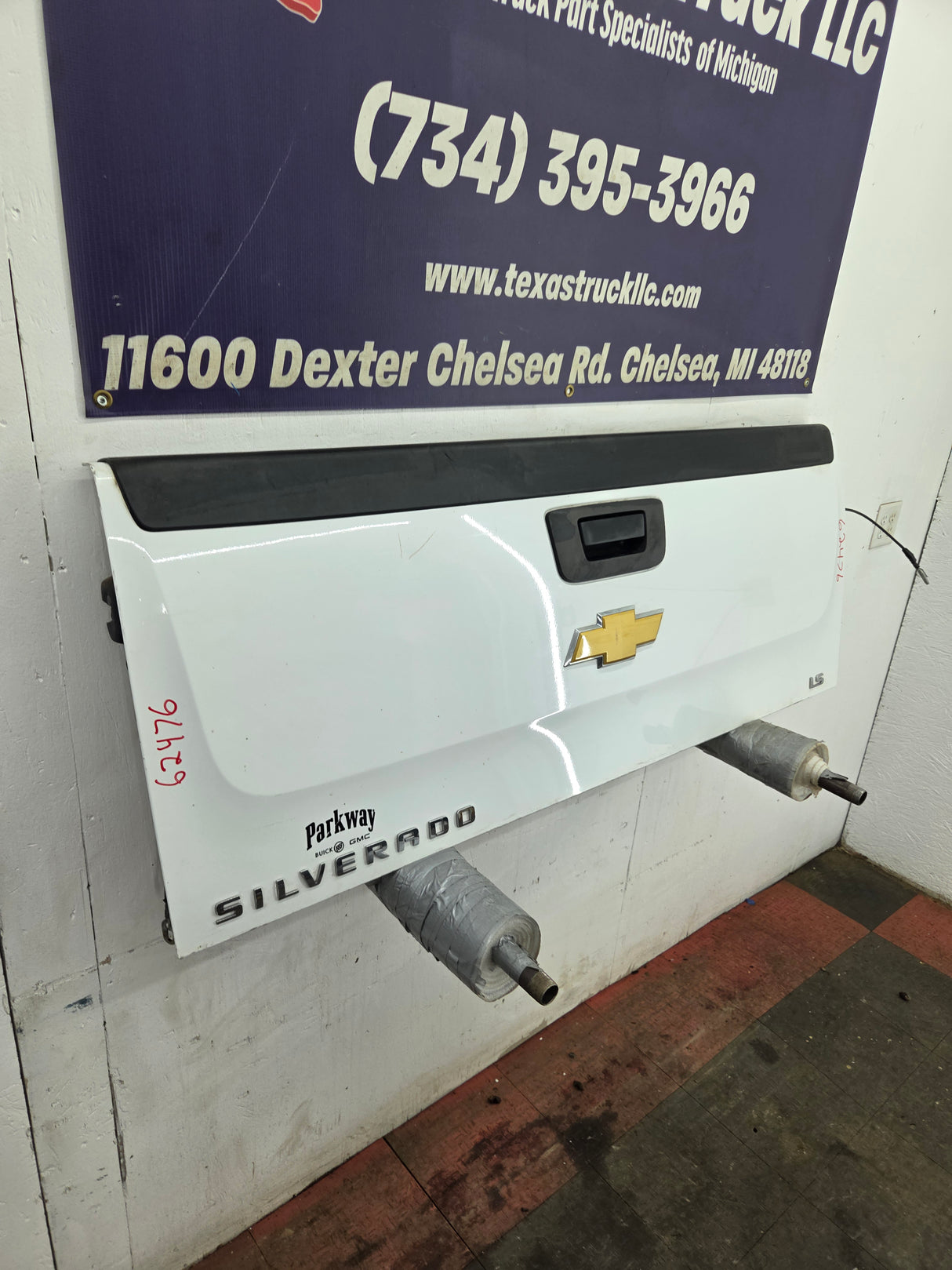 2007-2013 Chevrolet Silverado / GMC Sierra 1500 2500 3500 HD Tailgate