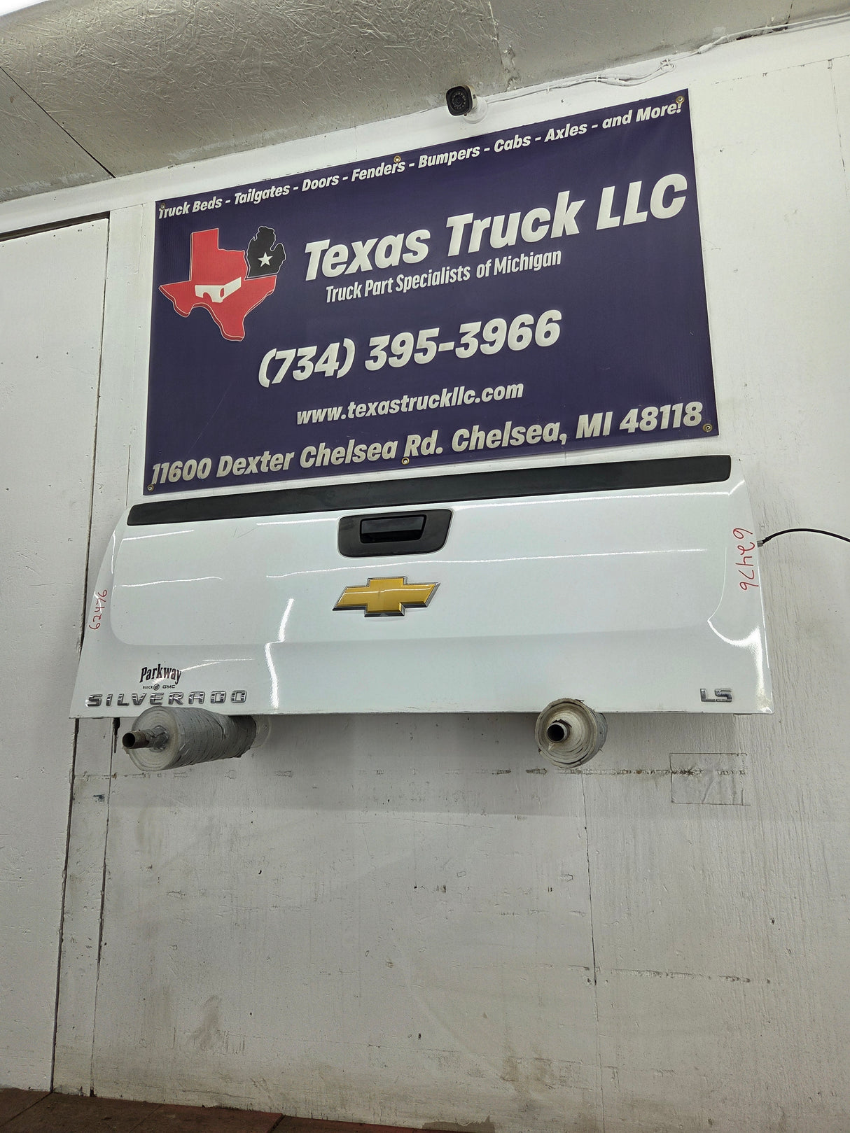 2007-2013 Chevrolet Silverado / GMC Sierra 1500 2500 3500 HD Tailgate