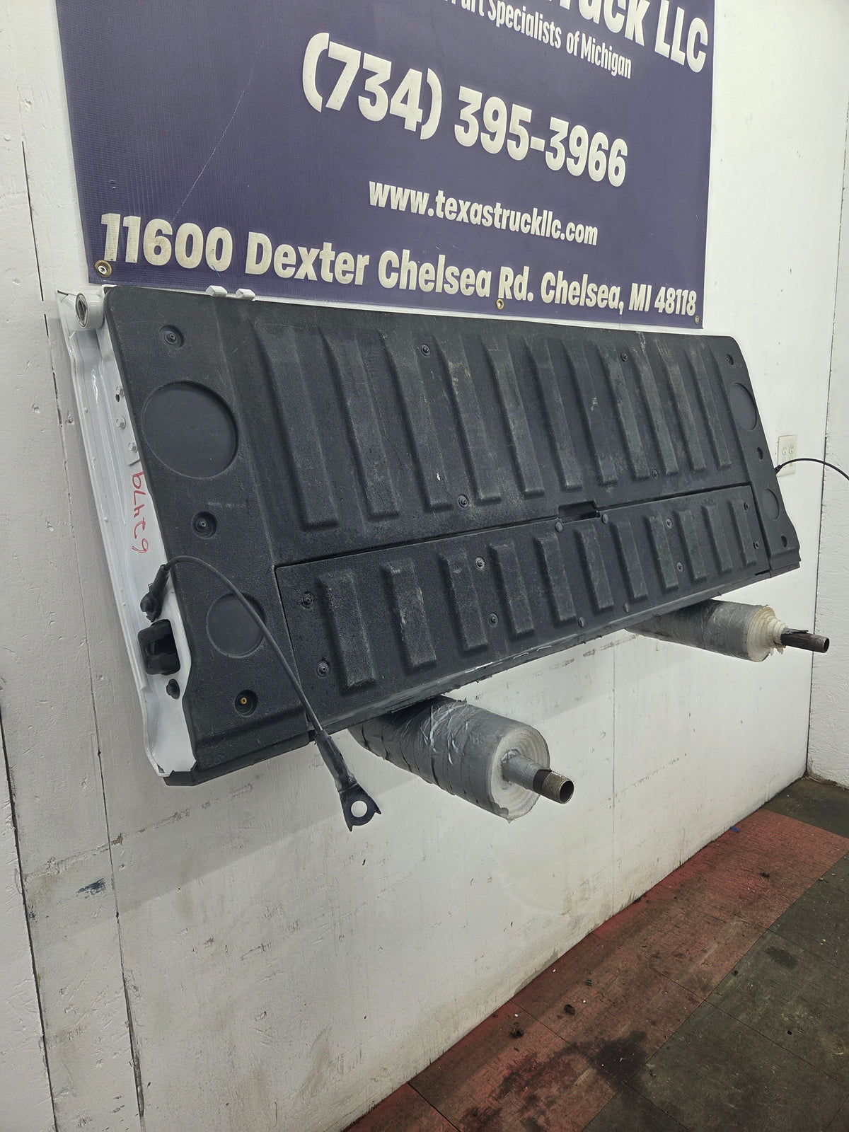 2019-2025 Chevrolet Silverado 2500 3500 HD Multipro Tailgate