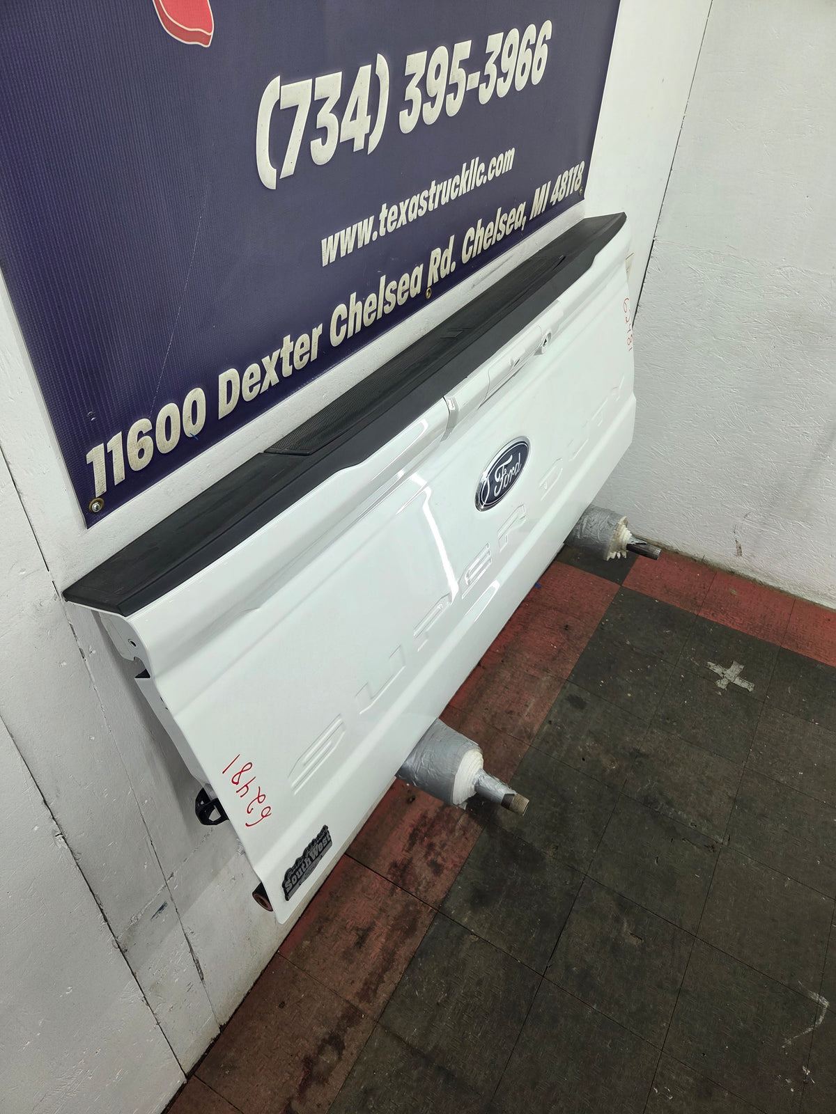 2023-2026 Ford F250 F350 F450 F550 Super Duty Tailgate W/Step - Pearl White
