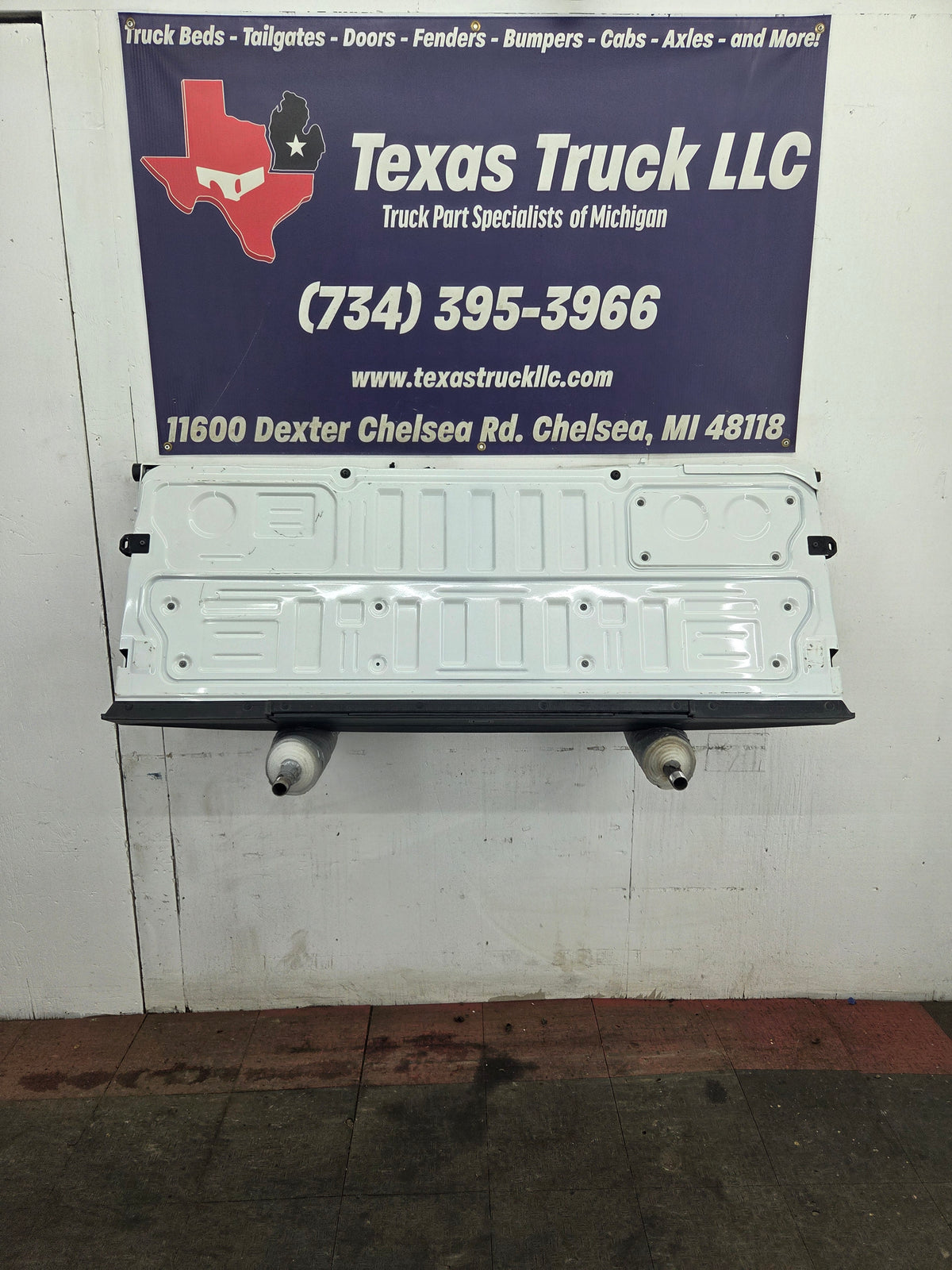 2023-2026 Ford F250 F350 F450 F550 Super Duty Tailgate W/Step - Pearl White