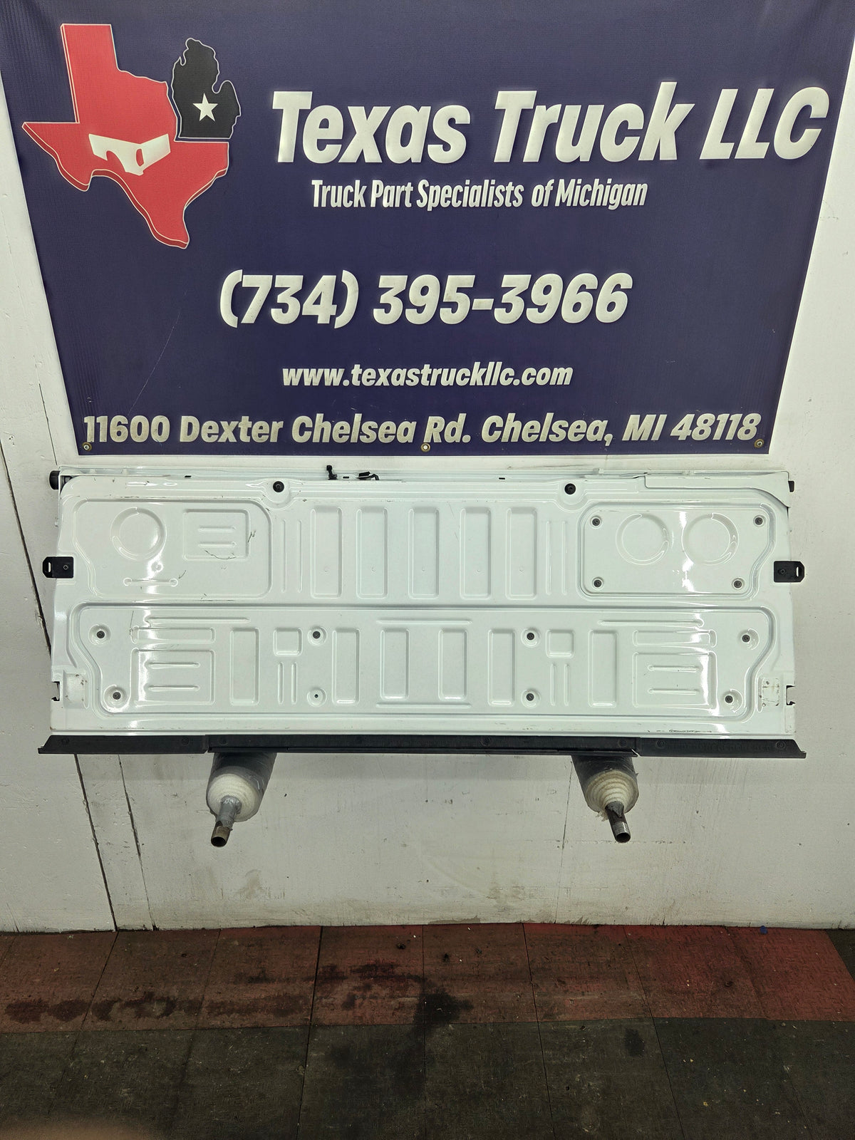 2023-2026 Ford F250 F350 F450 F550 Super Duty Tailgate W/Step - Pearl White