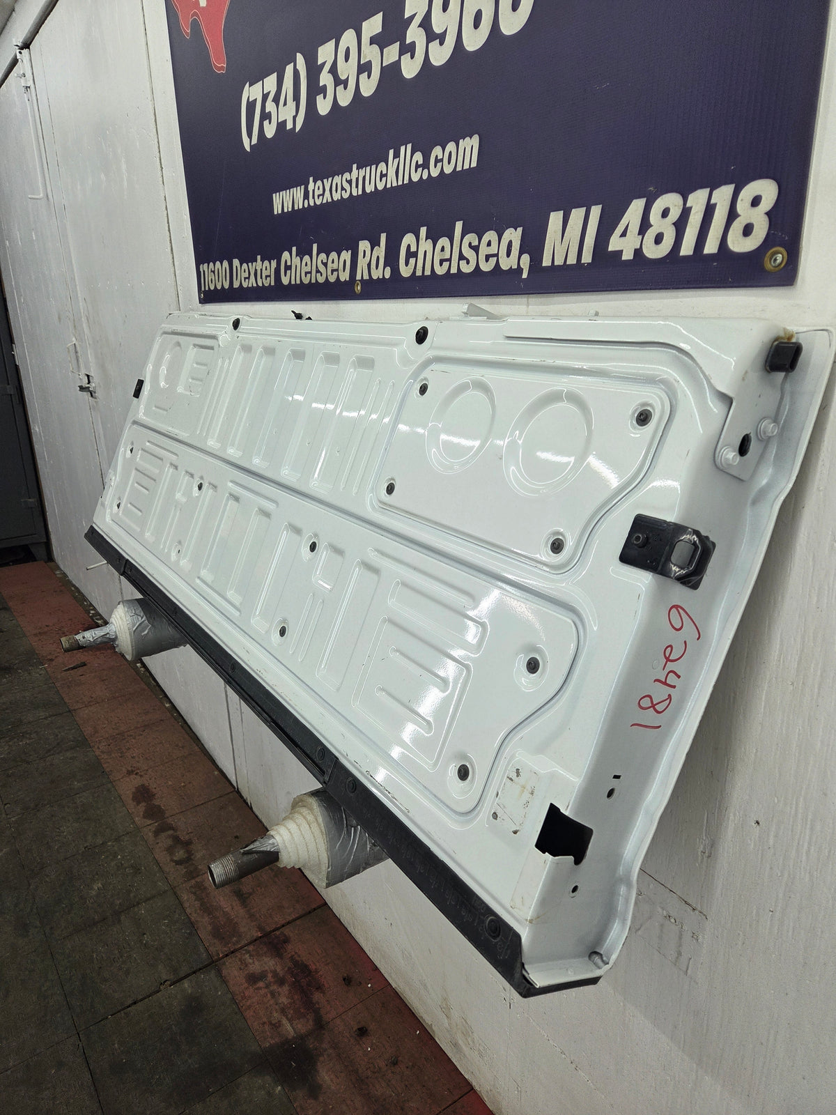 2023-2026 Ford F250 F350 F450 F550 Super Duty Tailgate W/Step - Pearl White