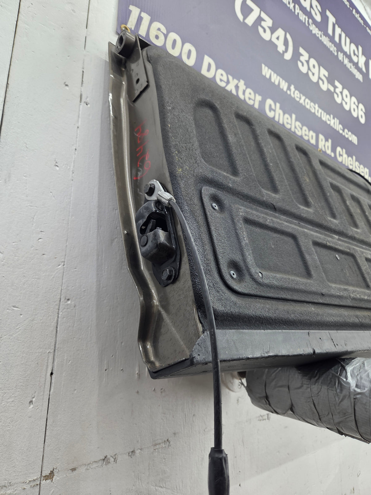 2014-2019 Chevrolet Silverado / GMC Sierra 1500 2500 3500 HD Tailgate