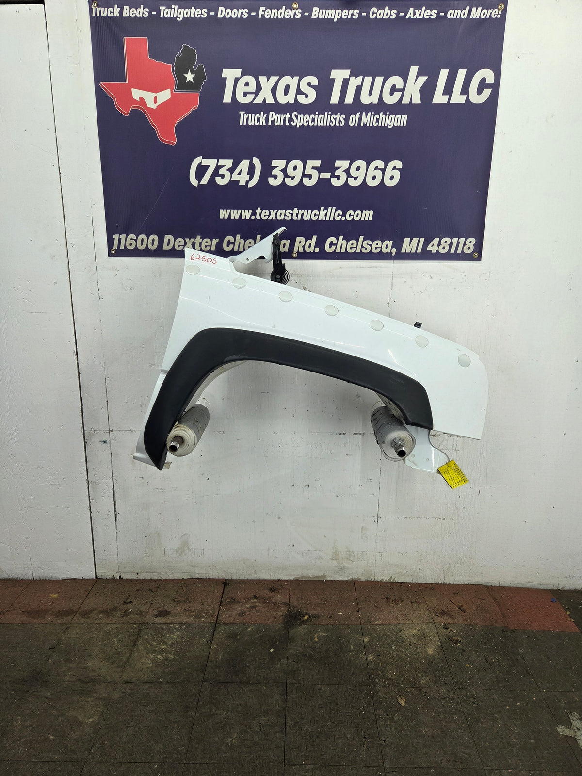2003-2007 Chevrolet Silverado / Tahoe / Suburban 1500 2500 3500 HD RH Passenger Side "Cateye" Front Fender
