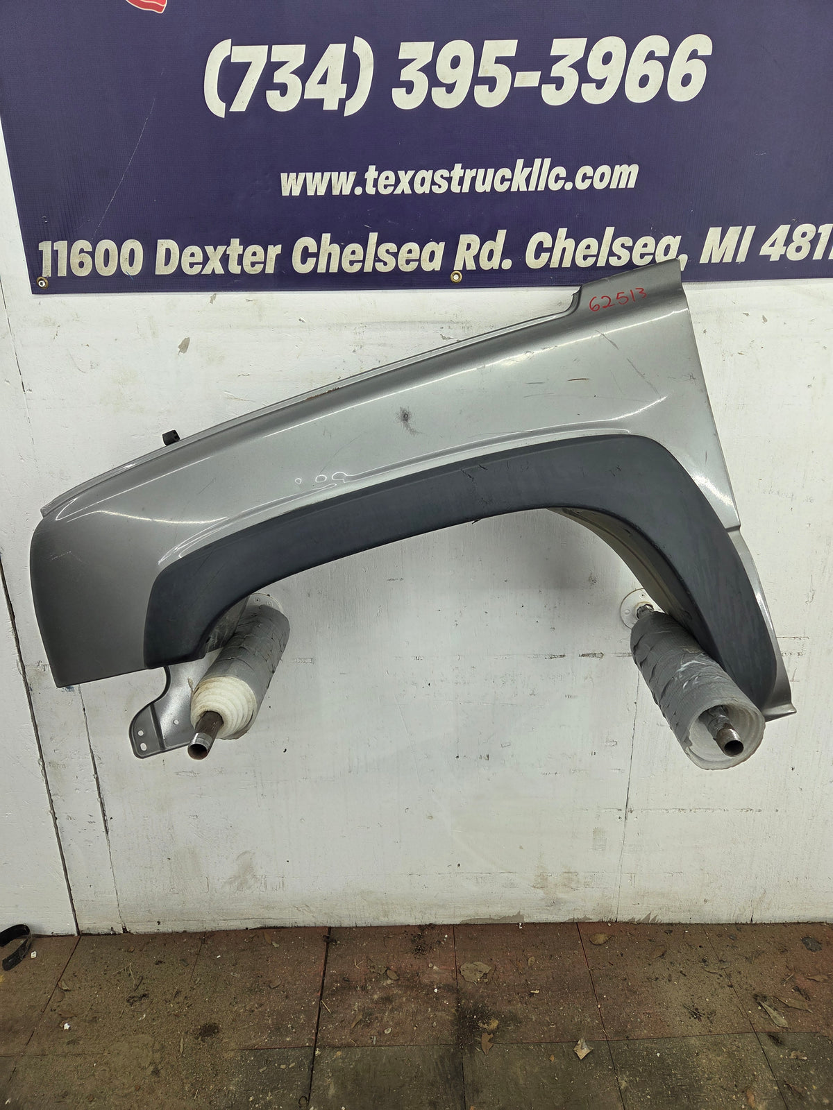 2003-2007 Chevrolet Silverado / Tahoe / Suburban 1500 2500 3500 HD LH Driver Side "Cateye" Front Fender