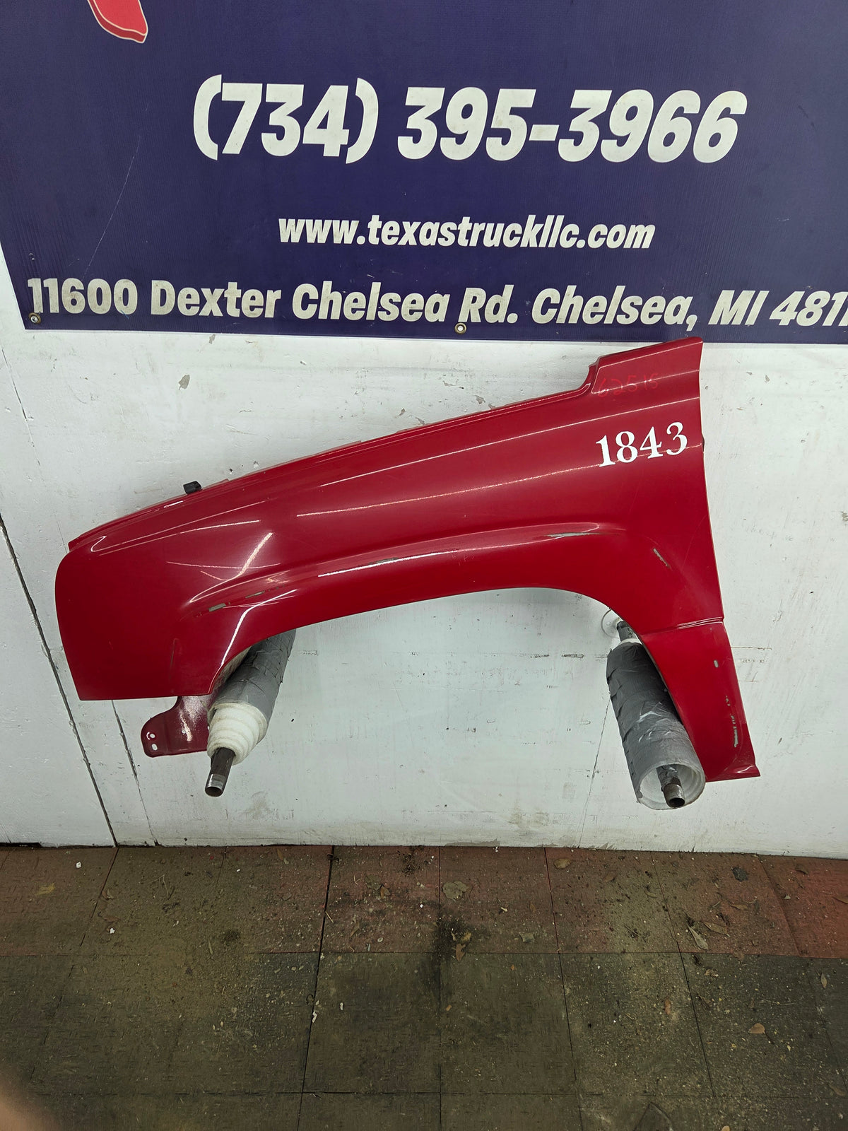 2003-2007 Chevrolet Silverado / Tahoe / Suburban 1500 2500 3500 HD LH Driver Side "Cateye" Front Fender