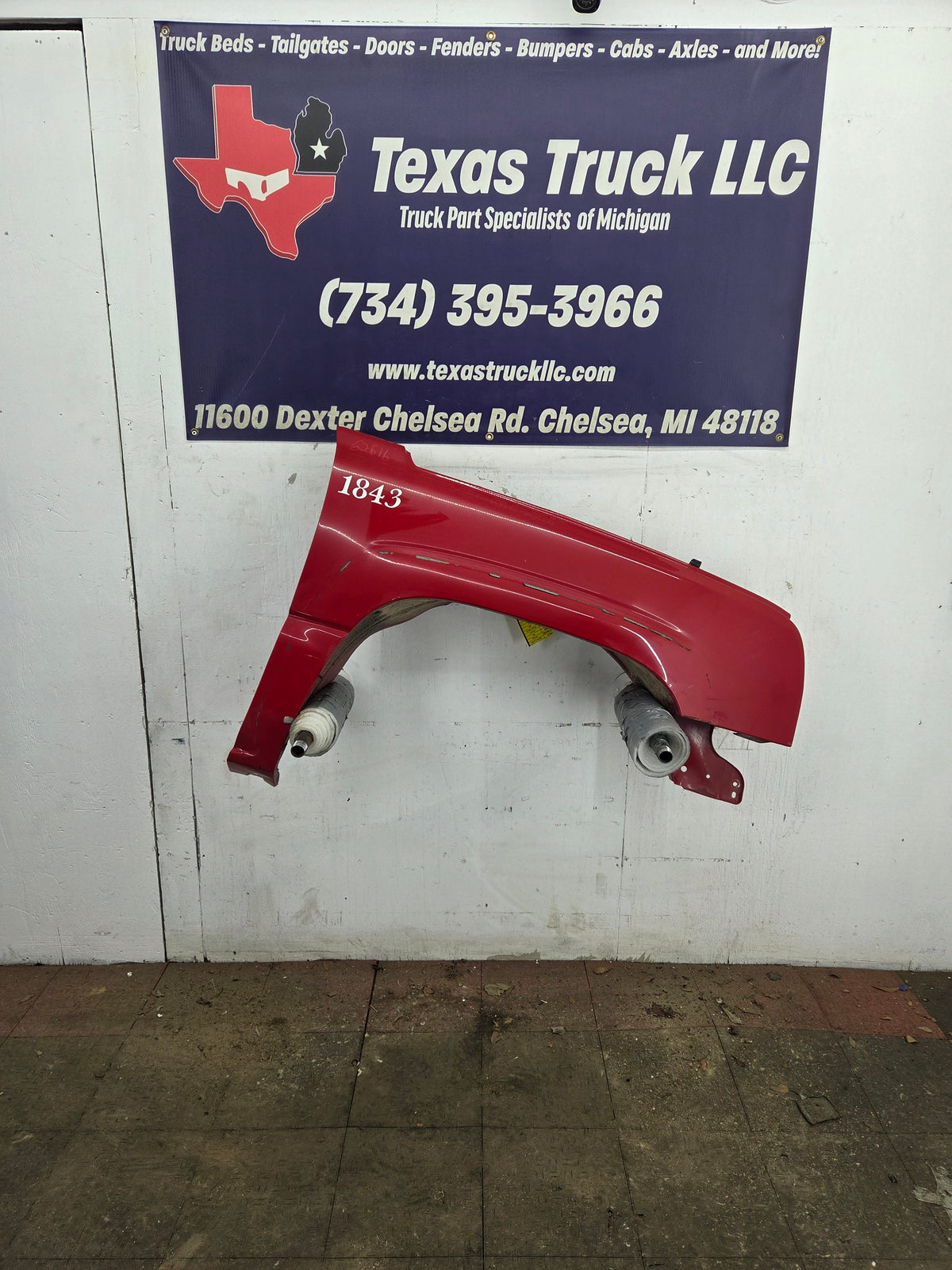 2003-2007 Chevrolet Silverado / Tahoe / Suburban 1500 2500 3500 HD RH Passenger Side "Cateye" Front Fender