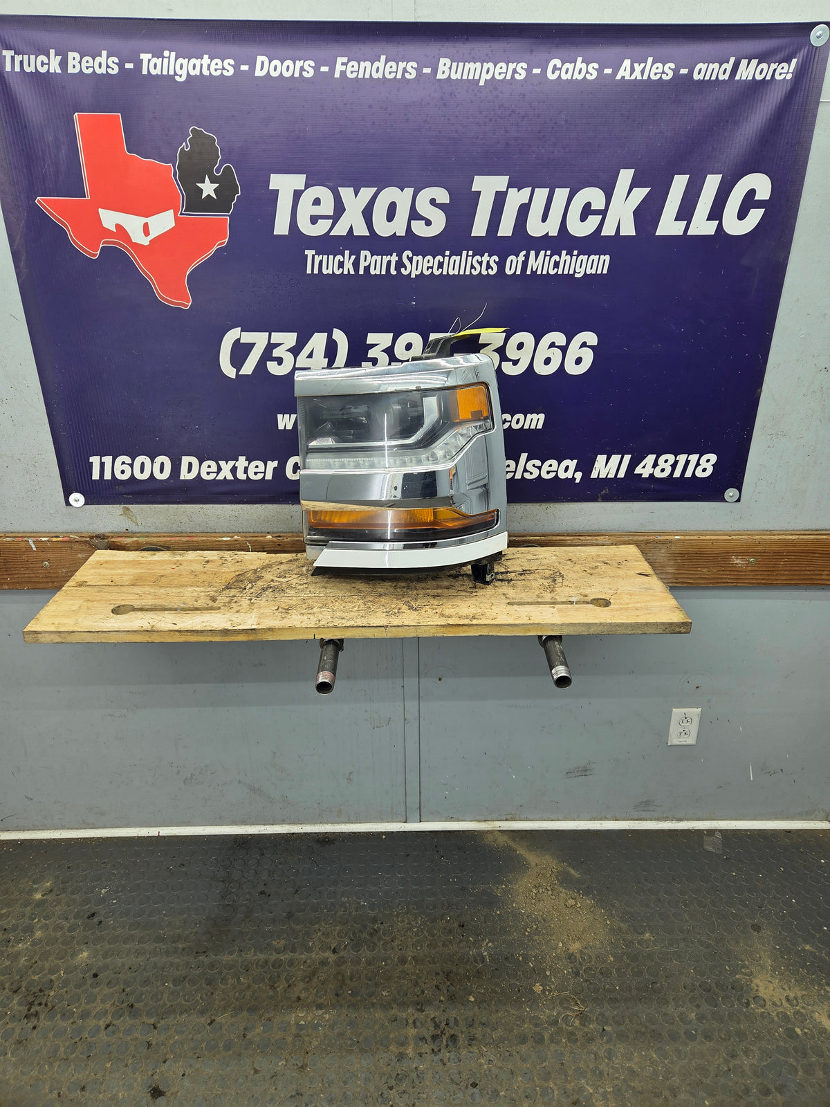 2016-2019 Chevrolet Silverado 1500 Driver Side Left Hand Headlight Bucket Assembly 84388723