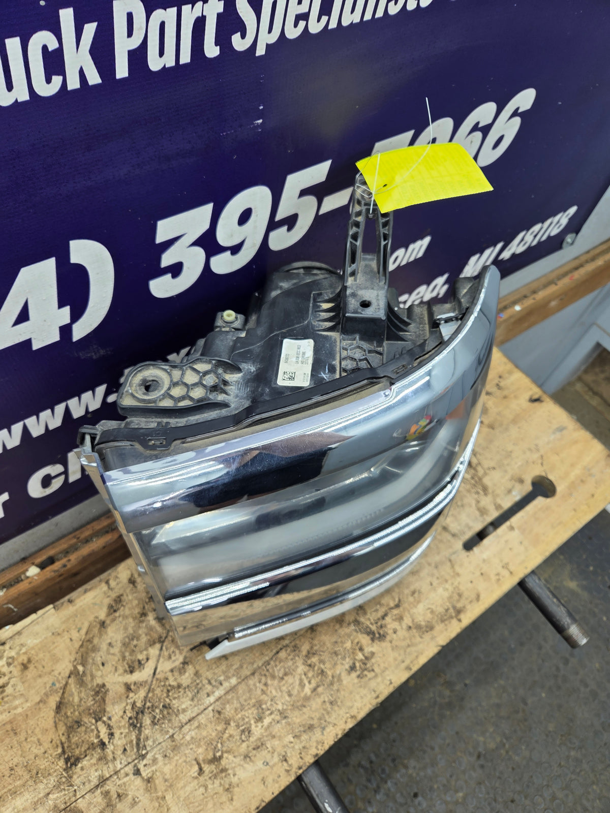 2016-2019 Chevrolet Silverado 1500 Driver Side Left Hand Headlight Bucket Assembly 84388723