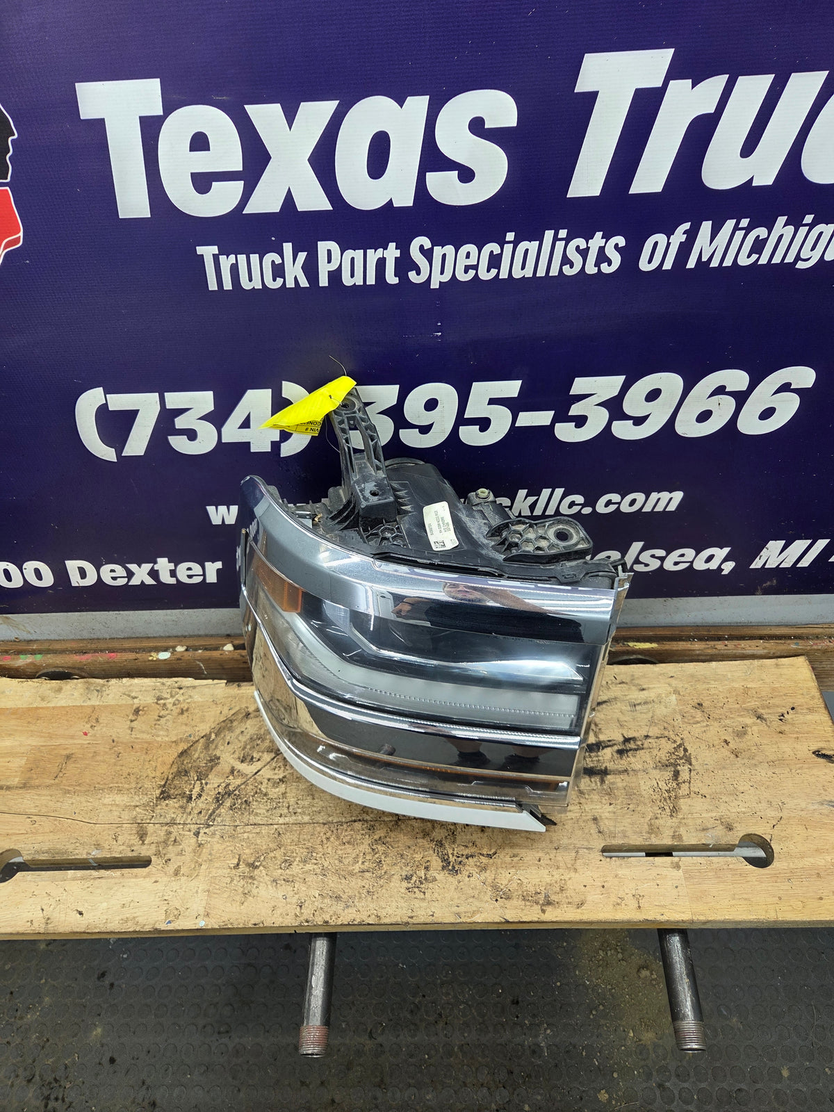 2016-2019 Chevrolet Silverado 1500 Passenger Side Right Hand Headlight Bucket Assembly 84388724