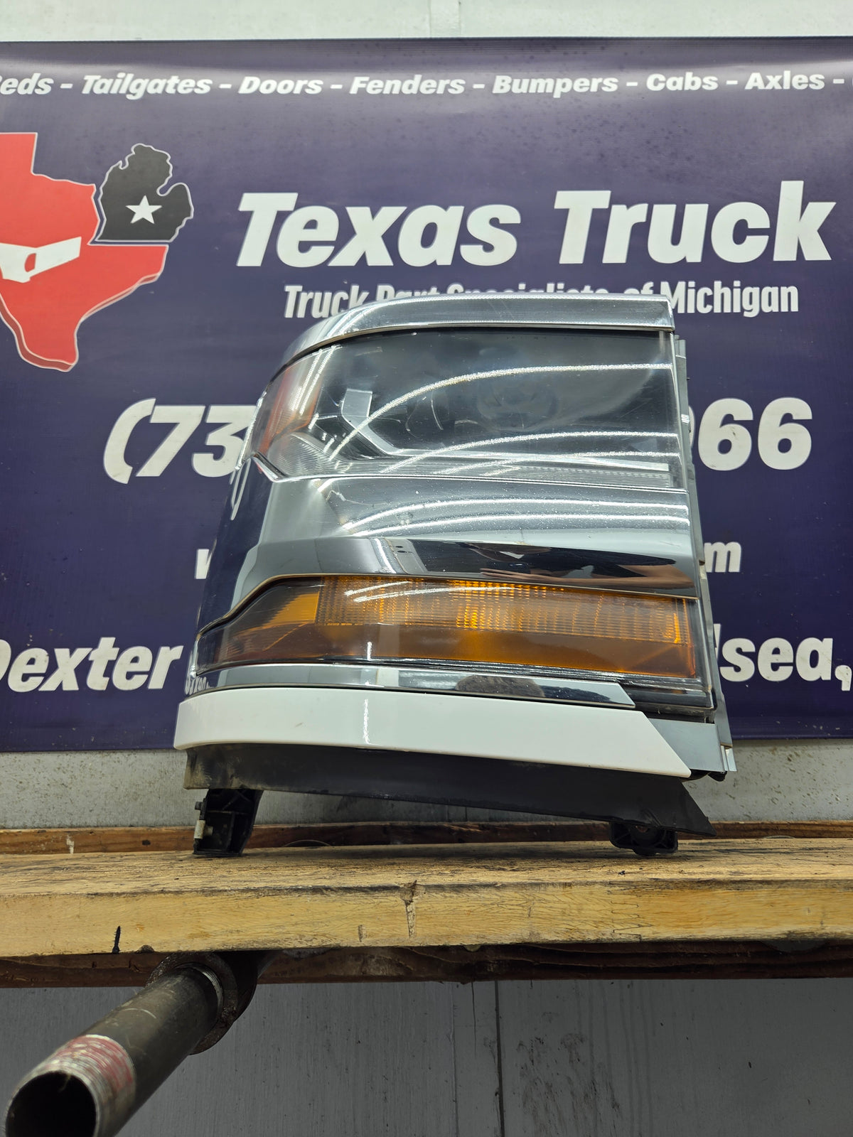 2016-2019 Chevrolet Silverado 1500 Passenger Side Right Hand Headlight Bucket Assembly 84388724