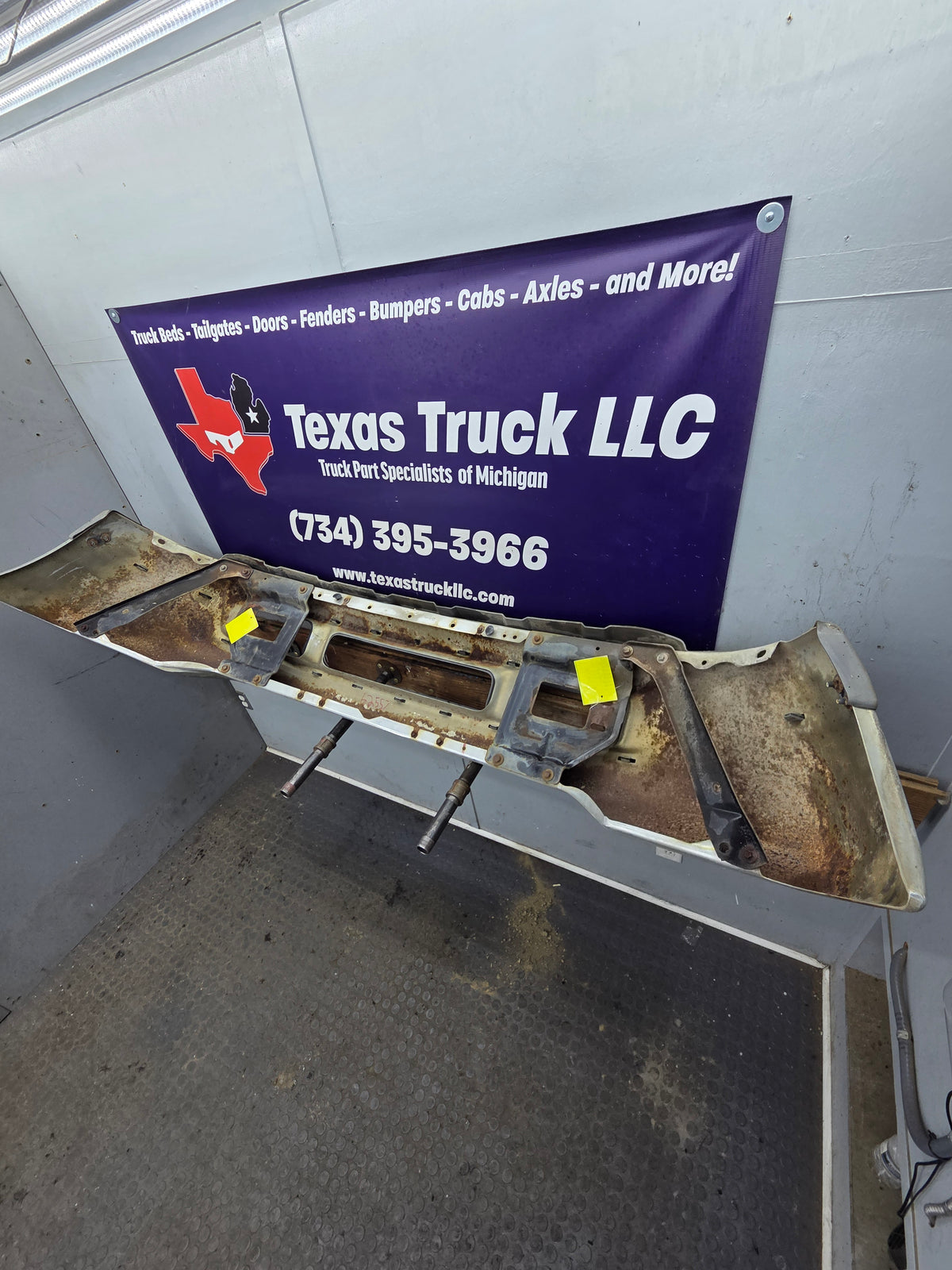 1999-2004 Ford Super Duty F250 F350 F450 F550 Excursion Front Bumper