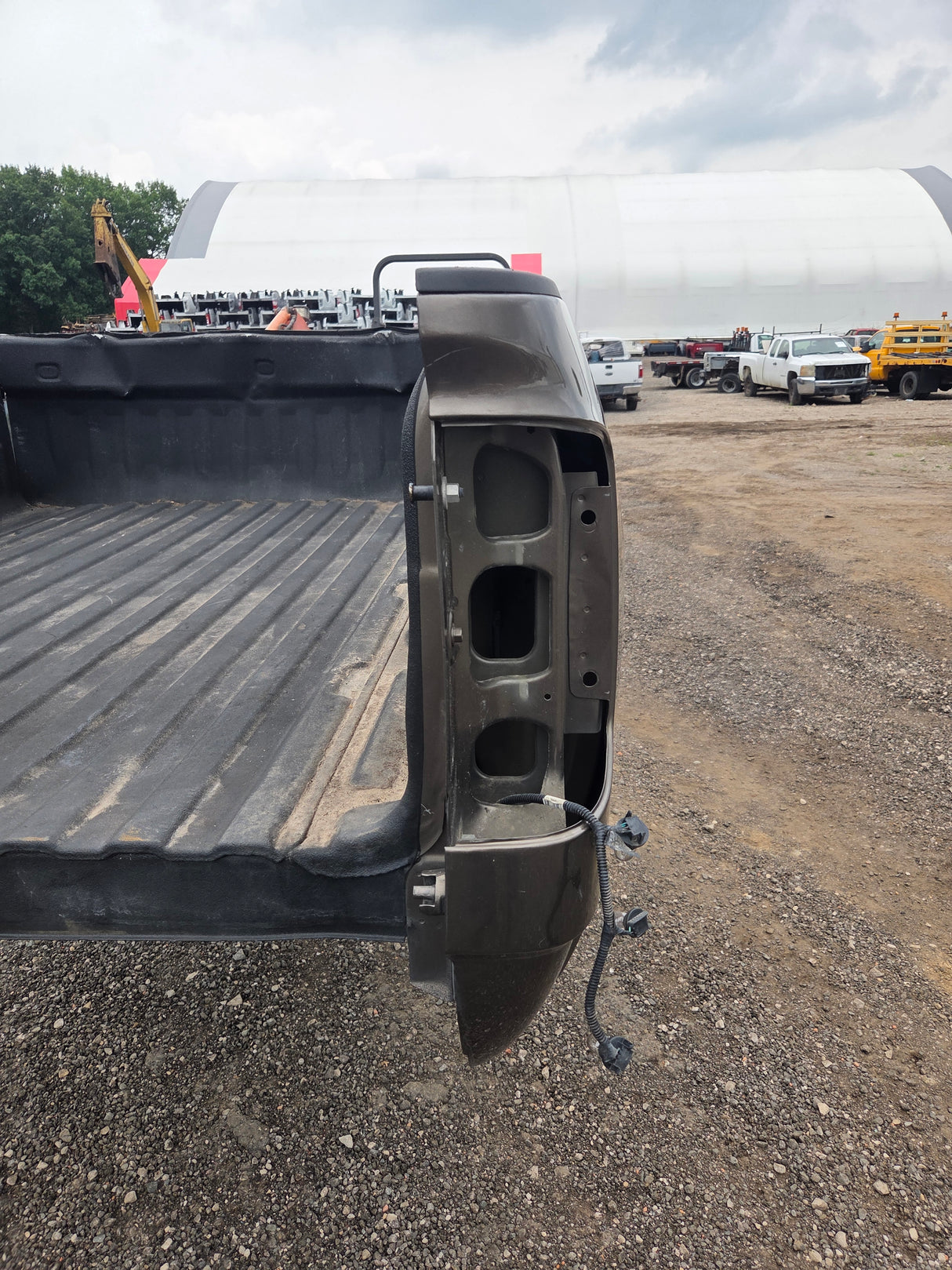 2014-2019 Chevrolet Silverado 1500 2500 3500 HD 6' 6" Short Bed *Damage
