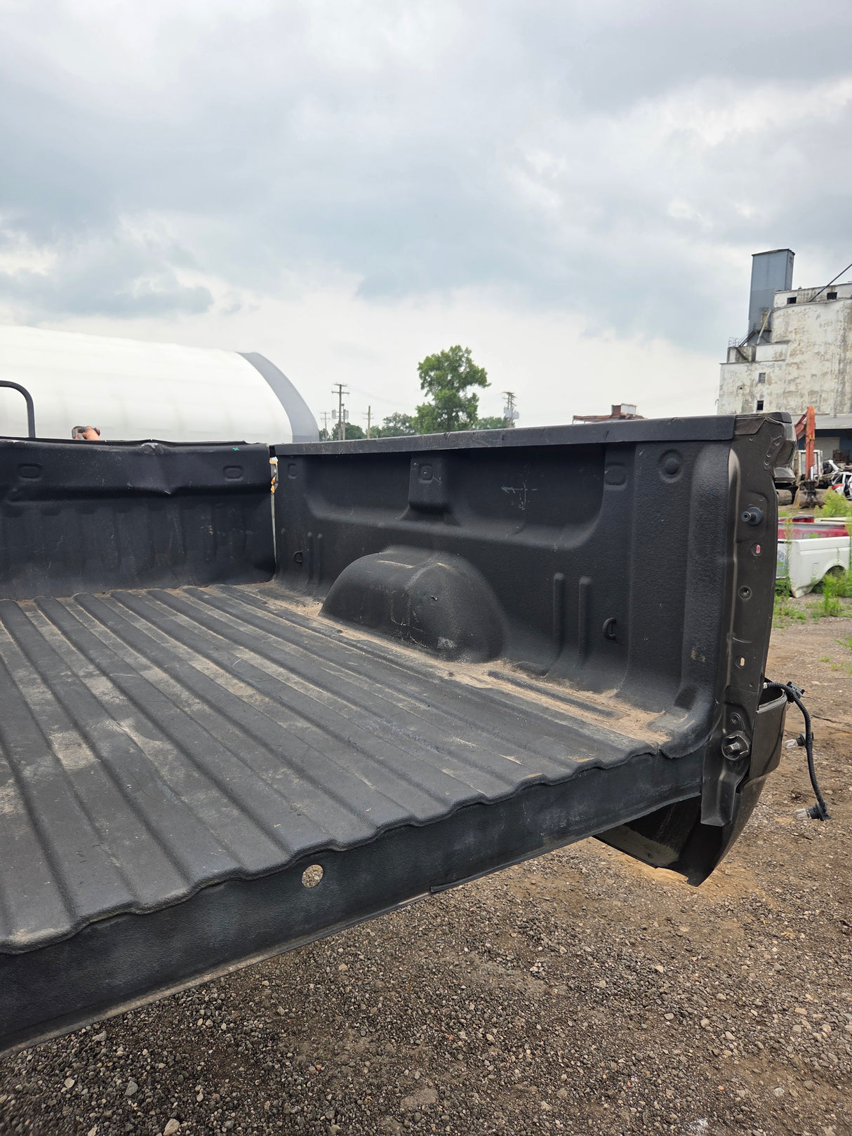2014-2019 Chevrolet Silverado 1500 2500 3500 HD 6' 6" Short Bed *Damage