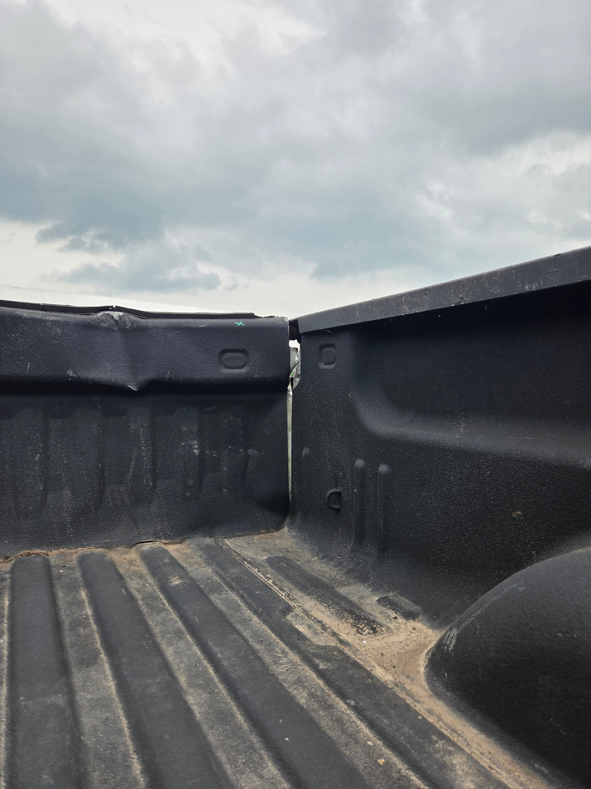 2014-2019 Chevrolet Silverado 1500 2500 3500 HD 6' 6" Short Bed *Damage
