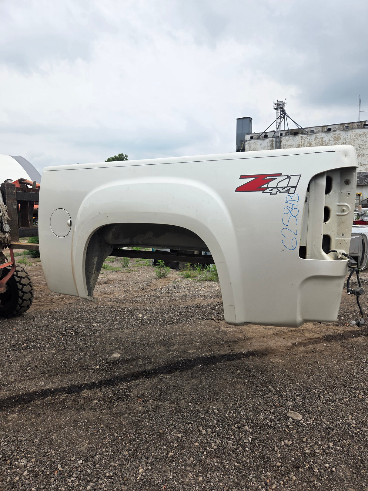 2007-2013 GMC Sierra 1500 5' 8" Short Truck Bed