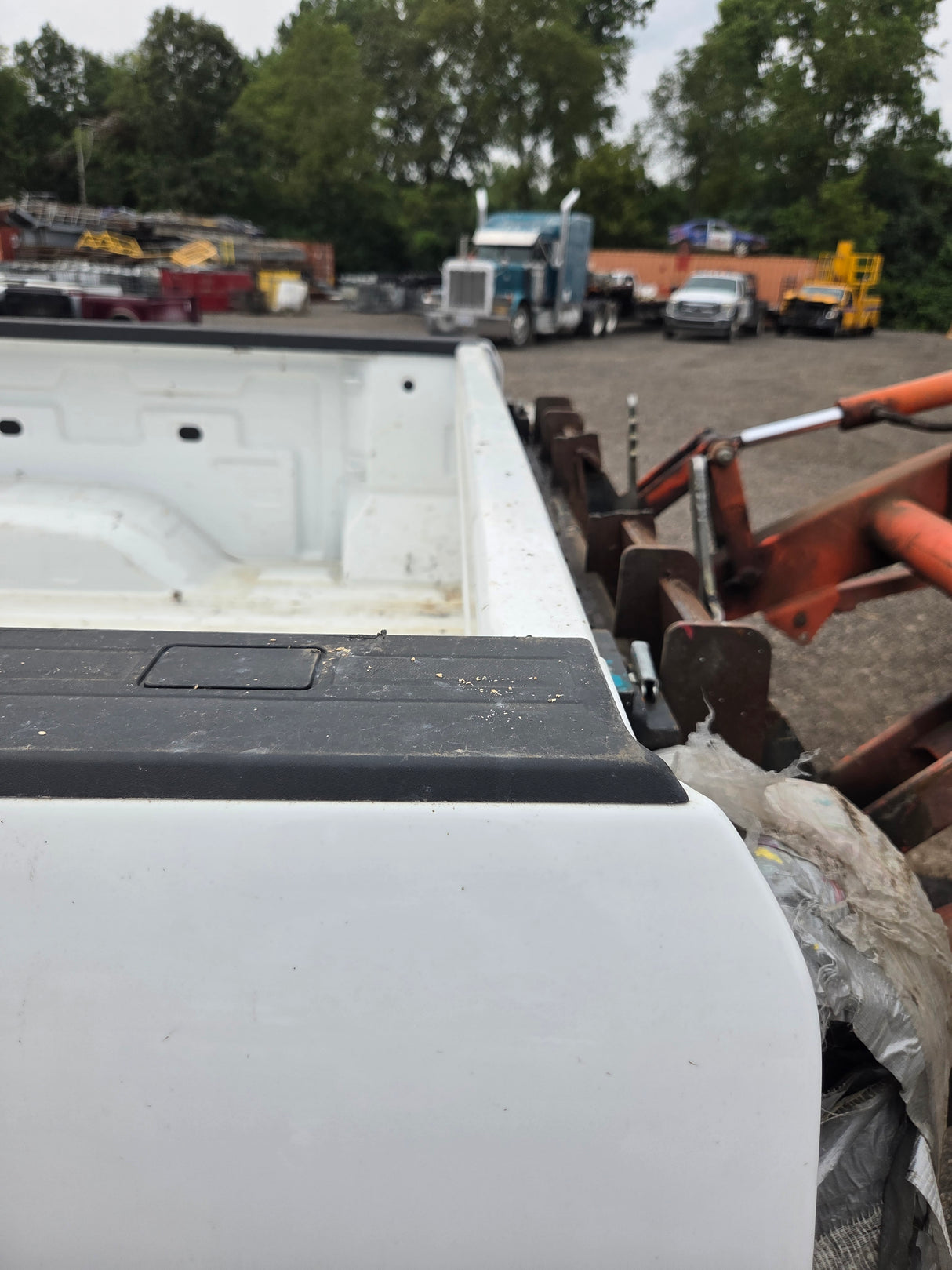 2019-2026 Chevrolet Silverado 2500 3500 HD 6' 6" Short Truck Bed