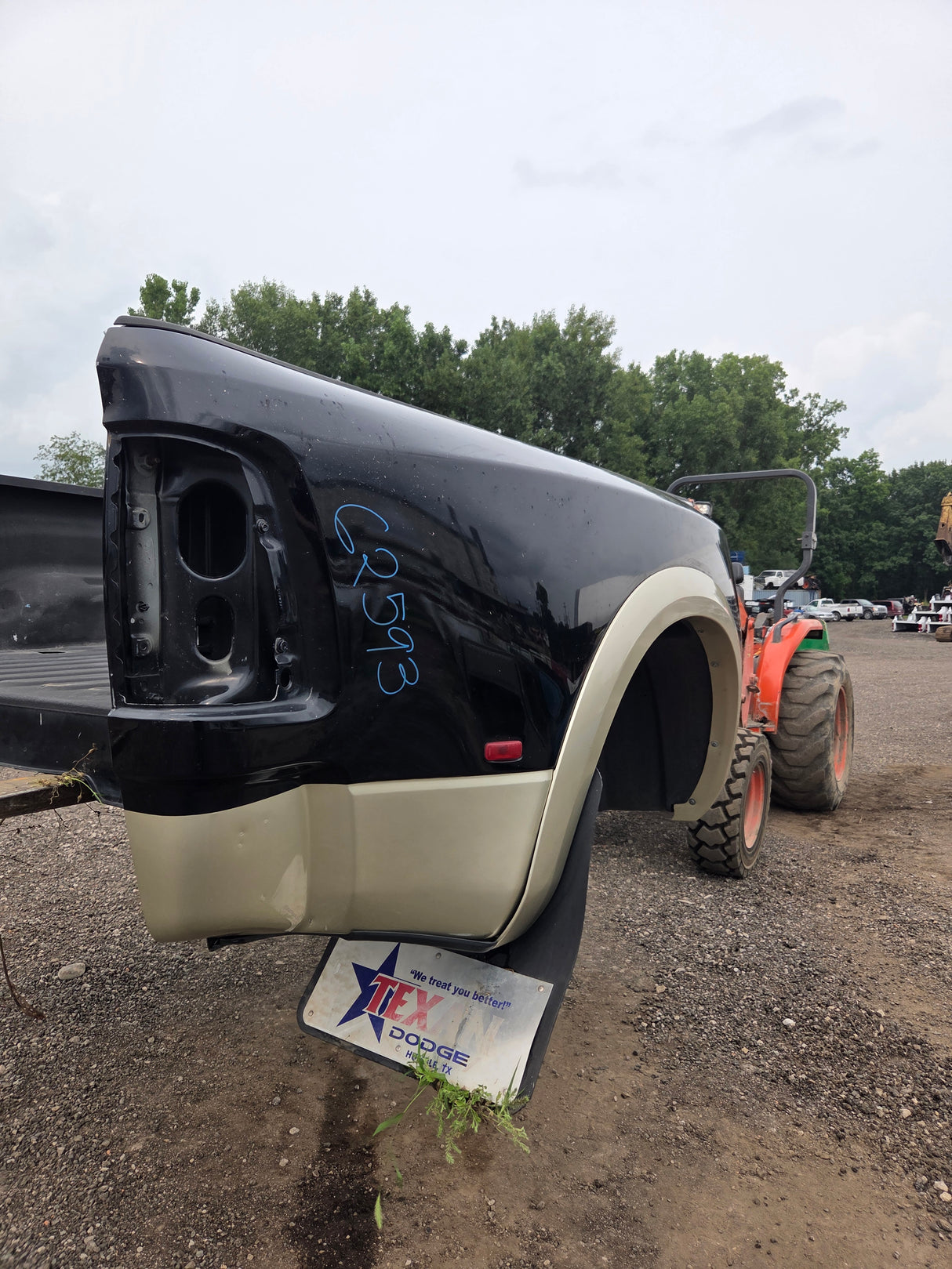 2009-2018 Dodge Ram 3500 4500 4th Gen Mega Cab Short Bed 6' 4" Dually Truck Bed *Damage