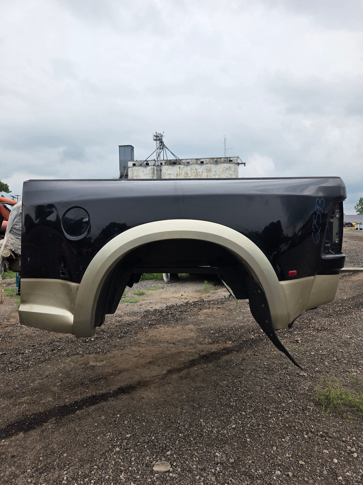 2009-2018 Dodge Ram 3500 4500 4th Gen Mega Cab Short Bed 6' 4" Dually Truck Bed *Damage