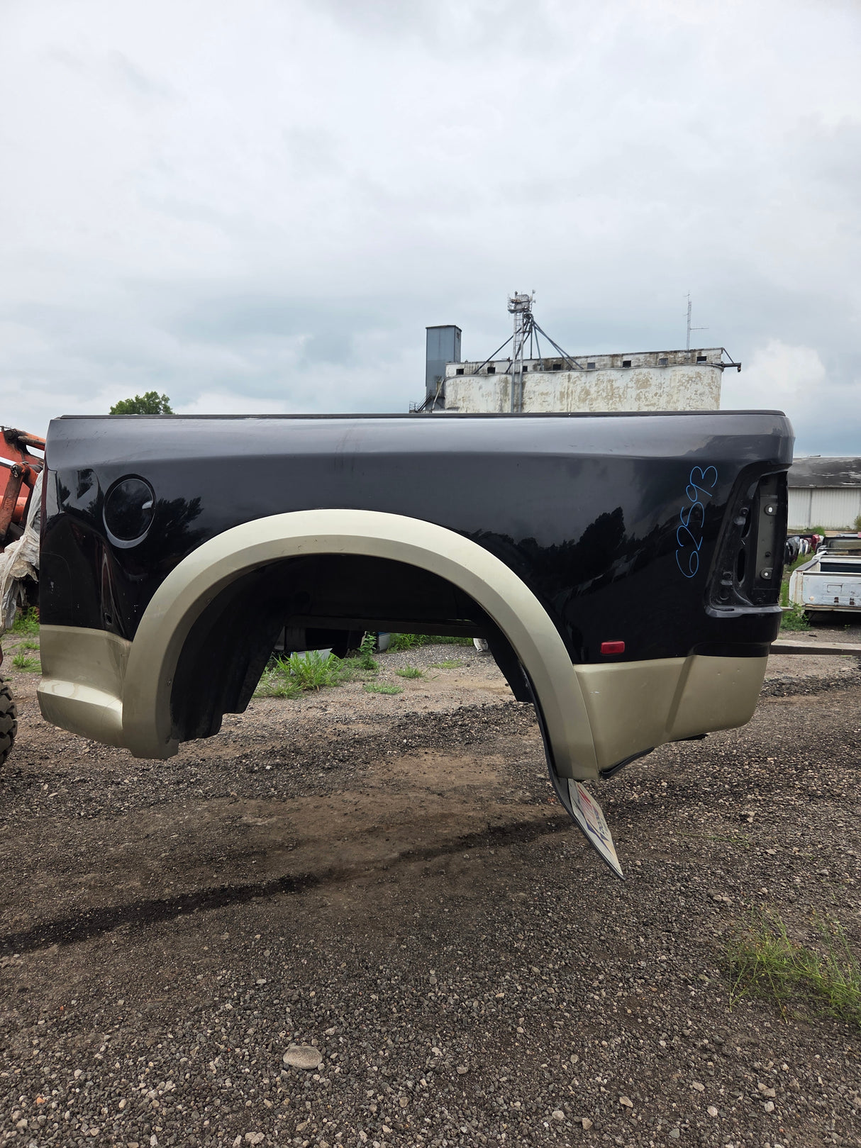 2009-2018 Dodge Ram 3500 4500 4th Gen Mega Cab Short Bed 6' 4" Dually Truck Bed *Damage