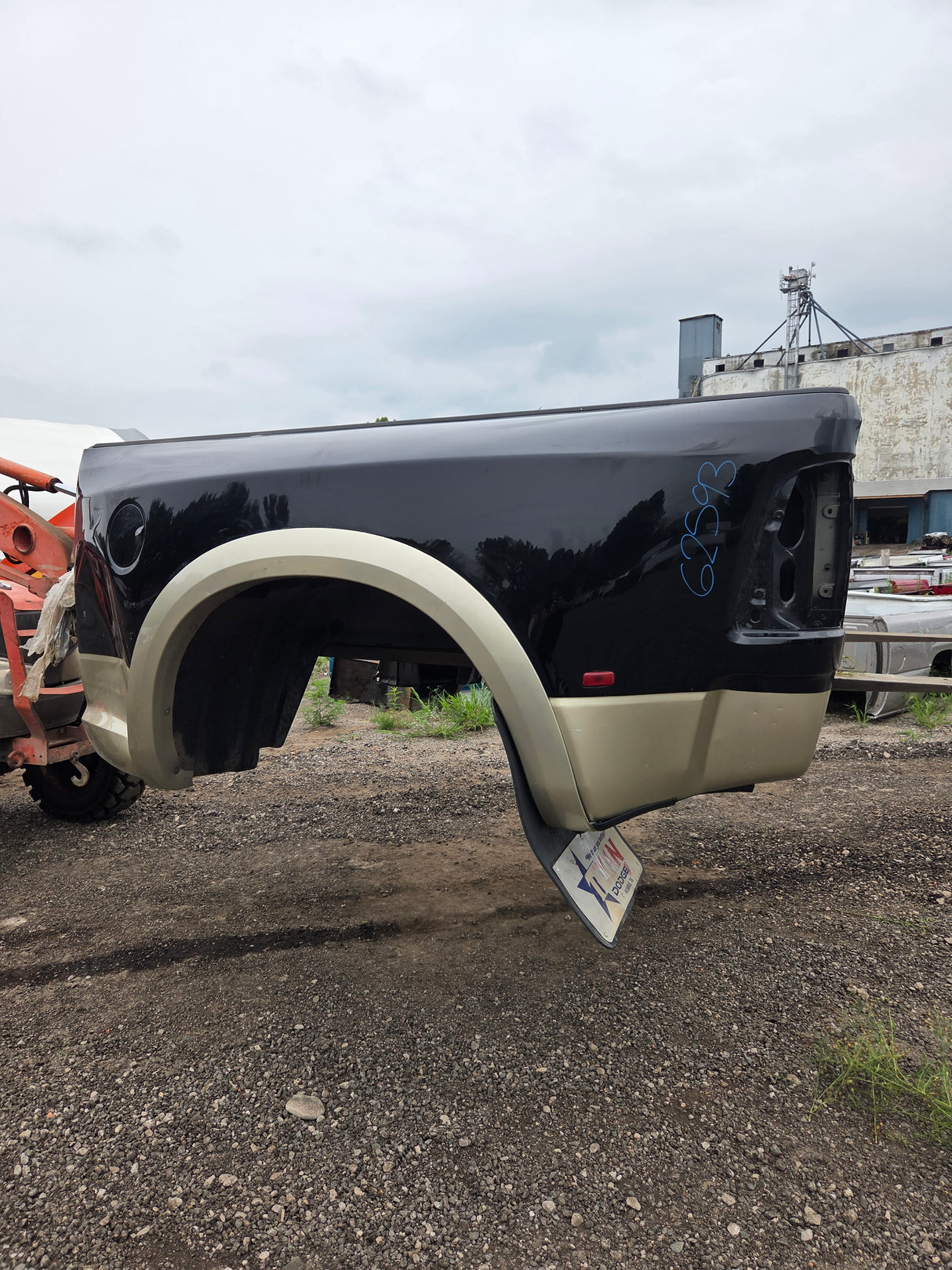 2009-2018 Dodge Ram 3500 4500 4th Gen Mega Cab Short Bed 6' 4" Dually Truck Bed *Damage
