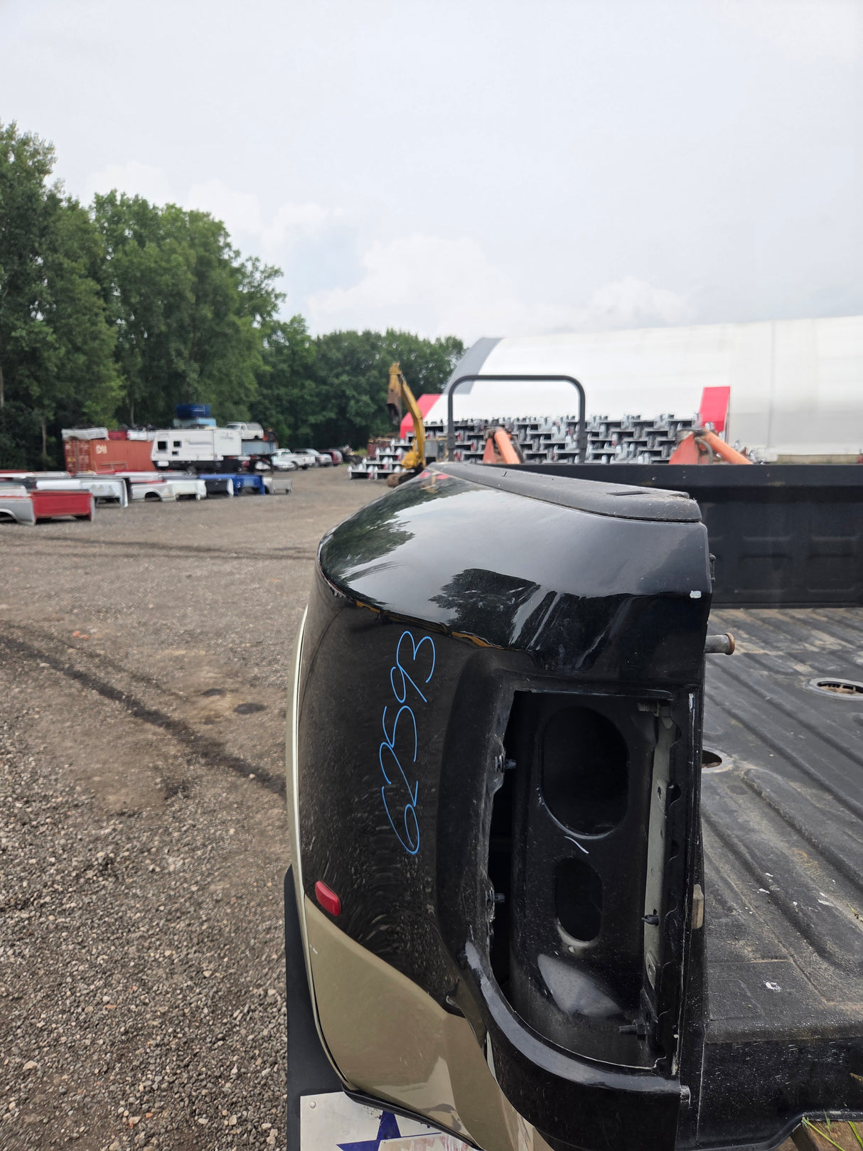 2009-2018 Dodge Ram 3500 4500 4th Gen Mega Cab Short Bed 6' 4" Dually Truck Bed *Damage