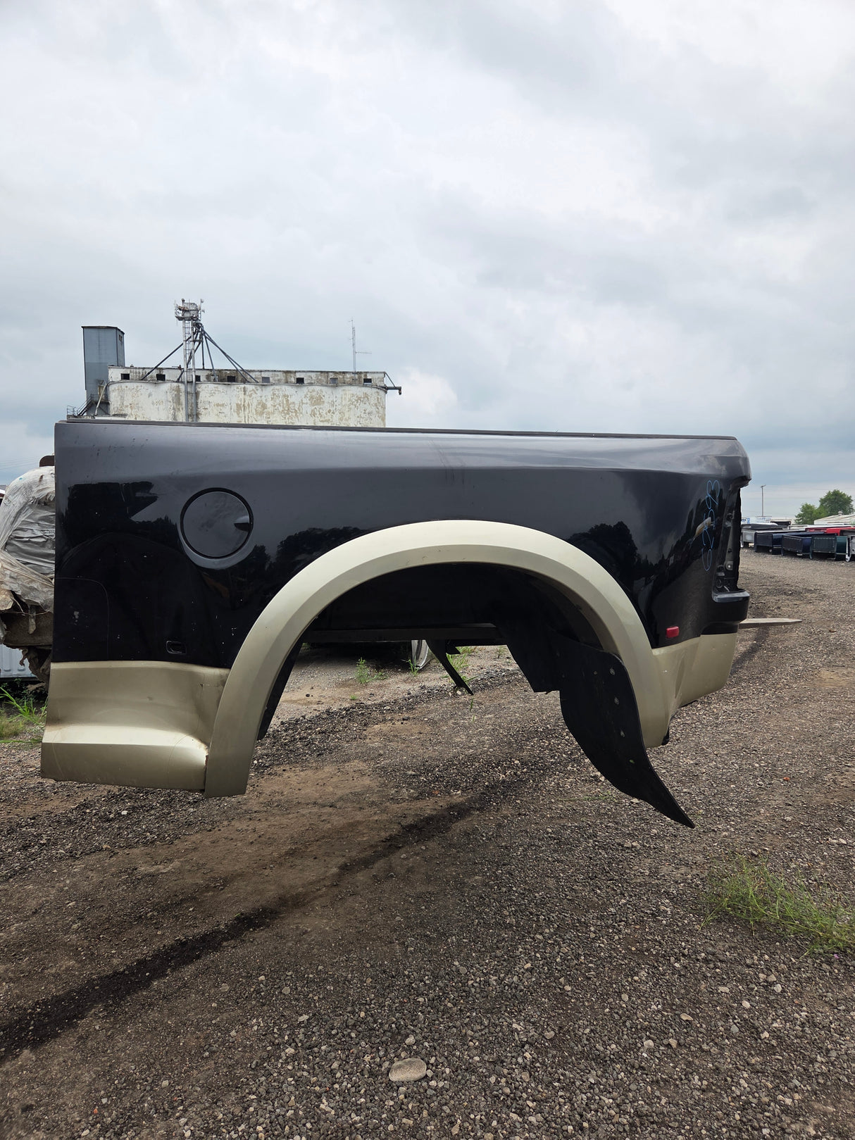 2009-2018 Dodge Ram 3500 4500 4th Gen Mega Cab Short Bed 6' 4" Dually Truck Bed *Damage