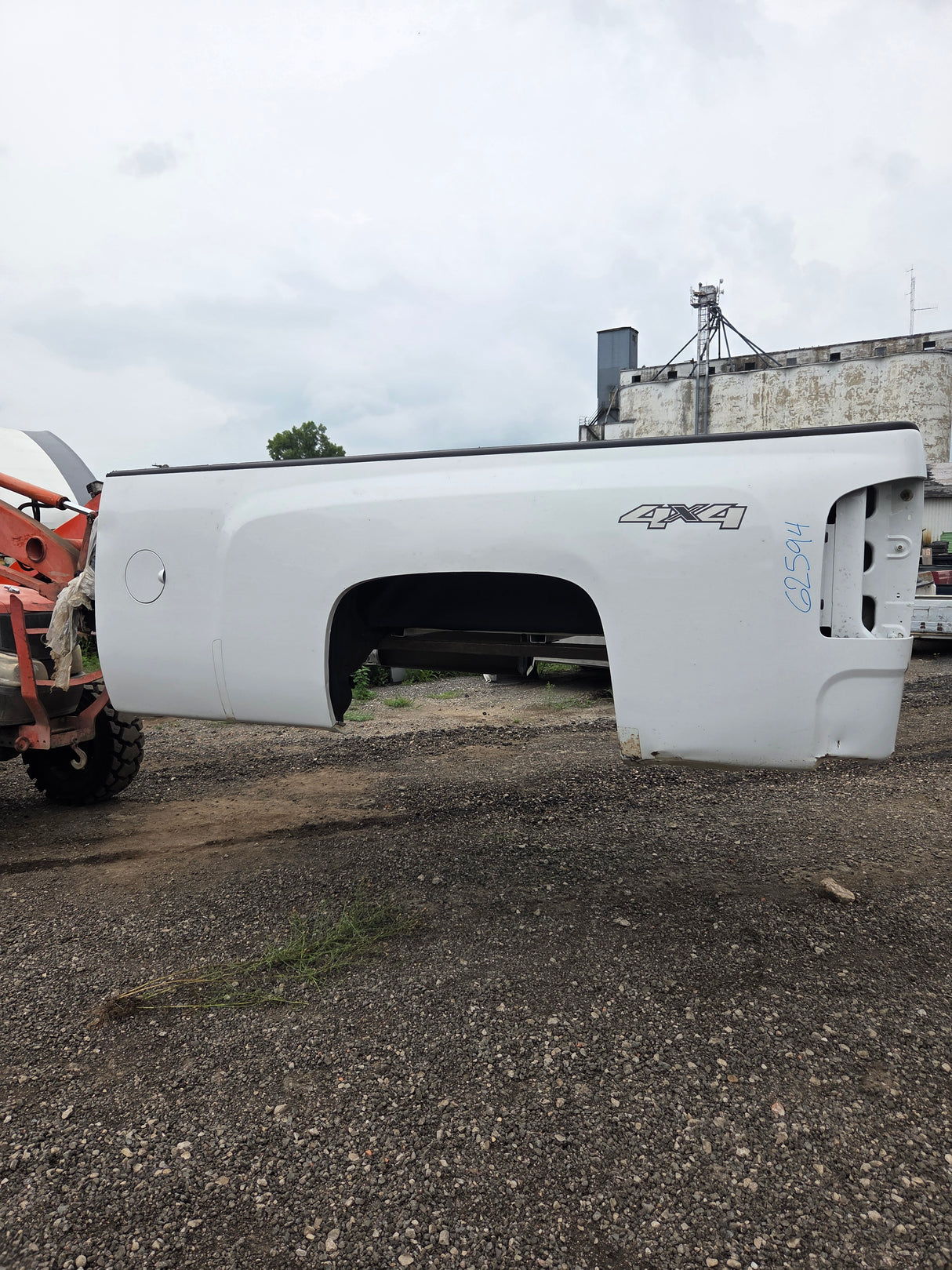 2007-2013 Chevrolet Silverado 1500 2500 3500 HD 8' Long Truck Bed