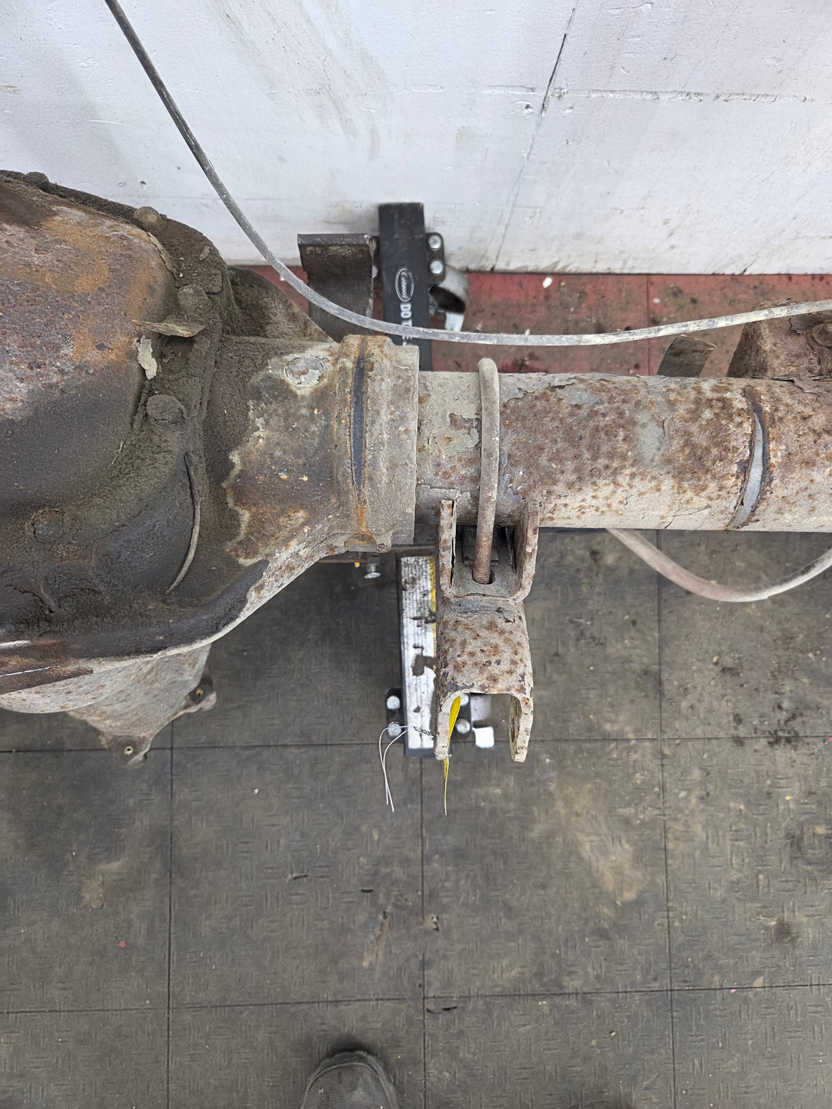 1999-2001 Ford Super Duty F350 Dually Rear Axle 3.73 Gear Ratio CAB CHASSIS 122k miles