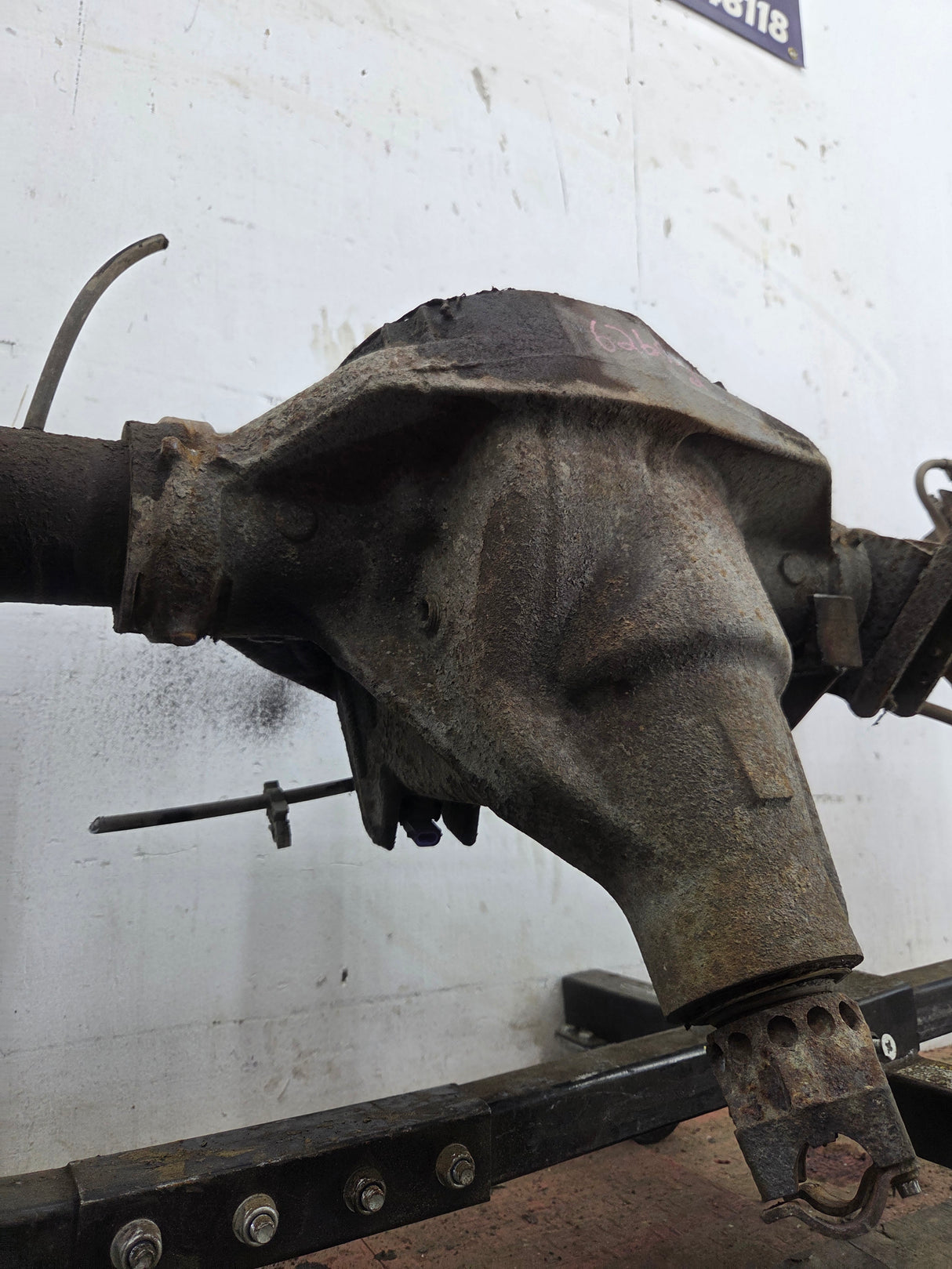1999-2001 Ford Super Duty F350 Dually Rear Axle 3.73 Gear Ratio CAB CHASSIS 122k miles