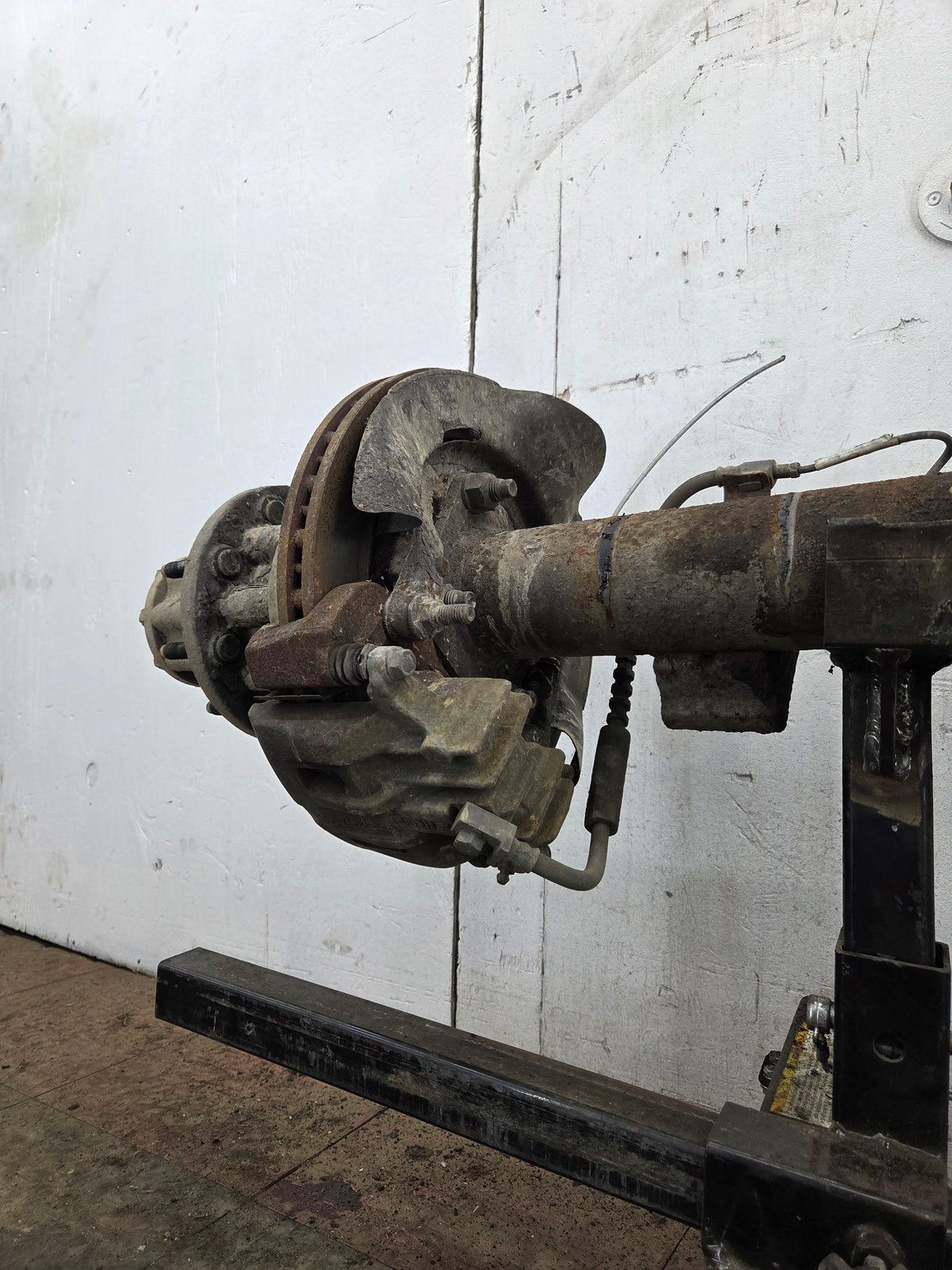 1999-2001 Ford Super Duty F350 Dually Rear Axle 3.73 Gear Ratio CAB CHASSIS 122k miles