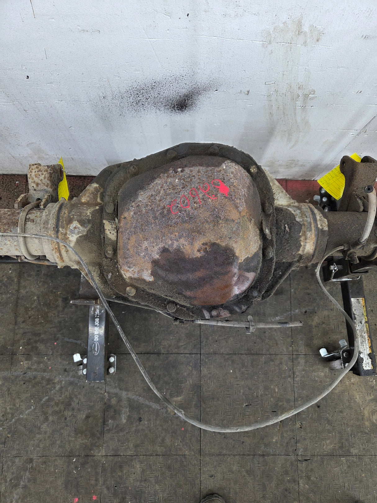 1999-2001 Ford Super Duty F350 Dually Rear Axle 3.73 Gear Ratio CAB CHASSIS 122k miles