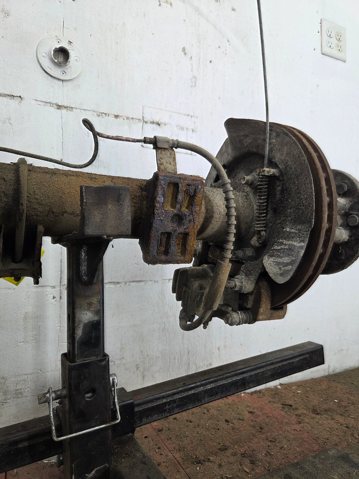 1999-2001 Ford Super Duty F350 Dually Rear Axle 3.73 Gear Ratio CAB CHASSIS 122k miles
